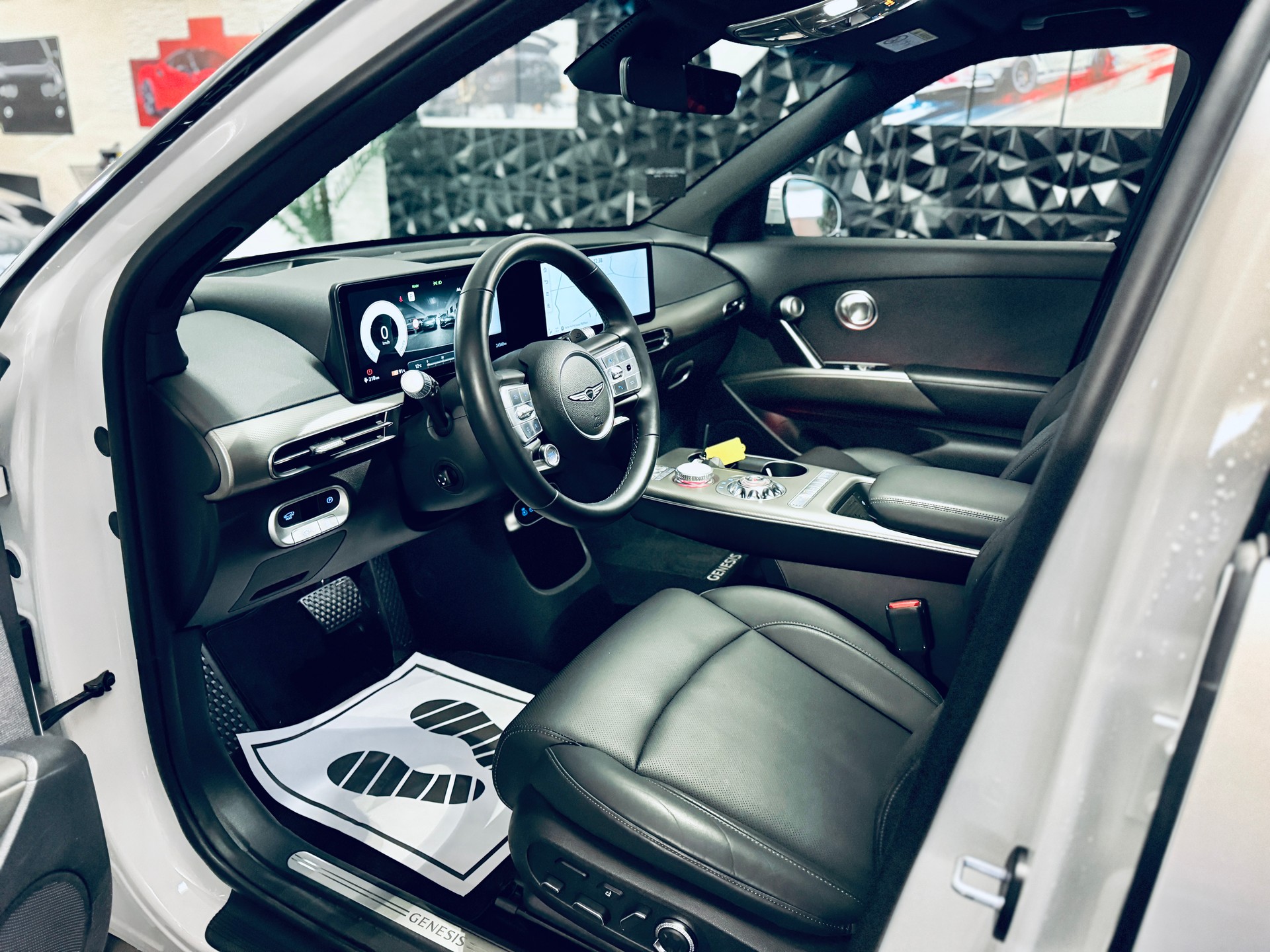 GENESIS GV60 77.4 kWh Premium-image-14