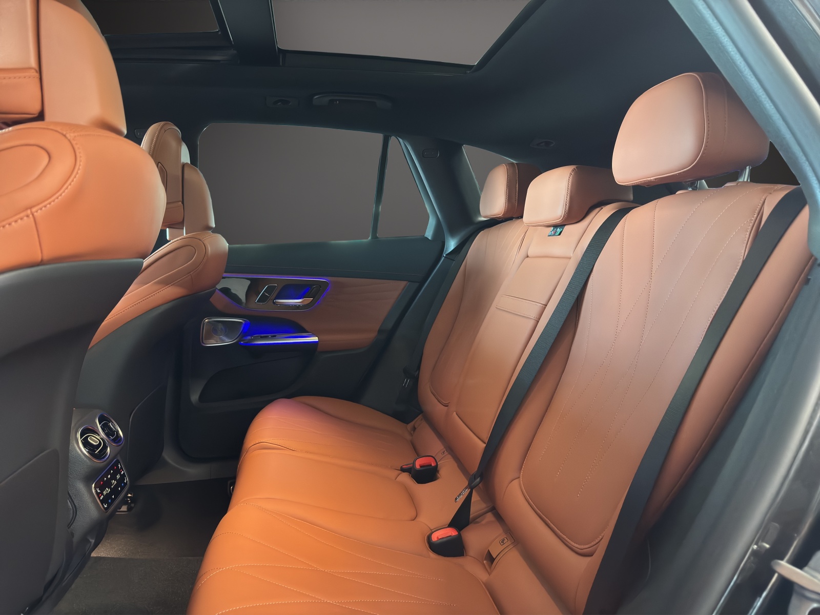 MERCEDES-BENZ GLC 300 de 4Matic EQ Star 9G-Tronic-image-11