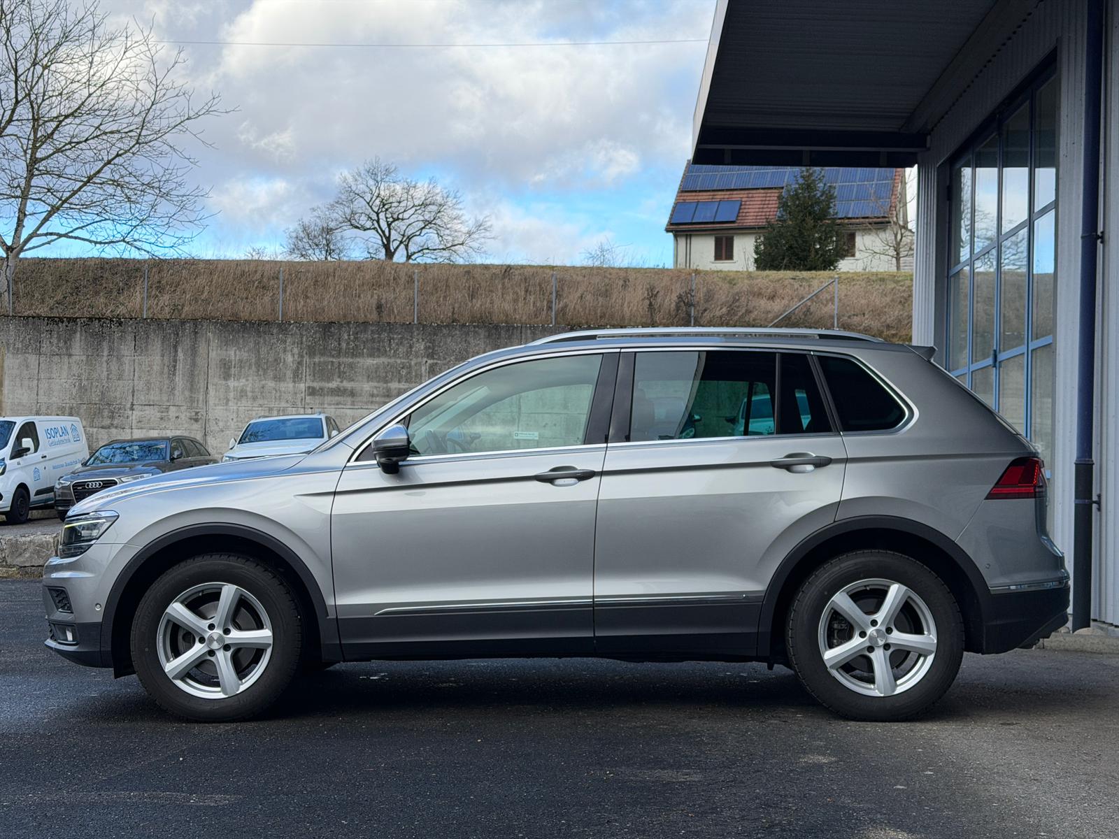 VW Tiguan 2.0 TDI SCR Highline 4Motion DSG-image-4