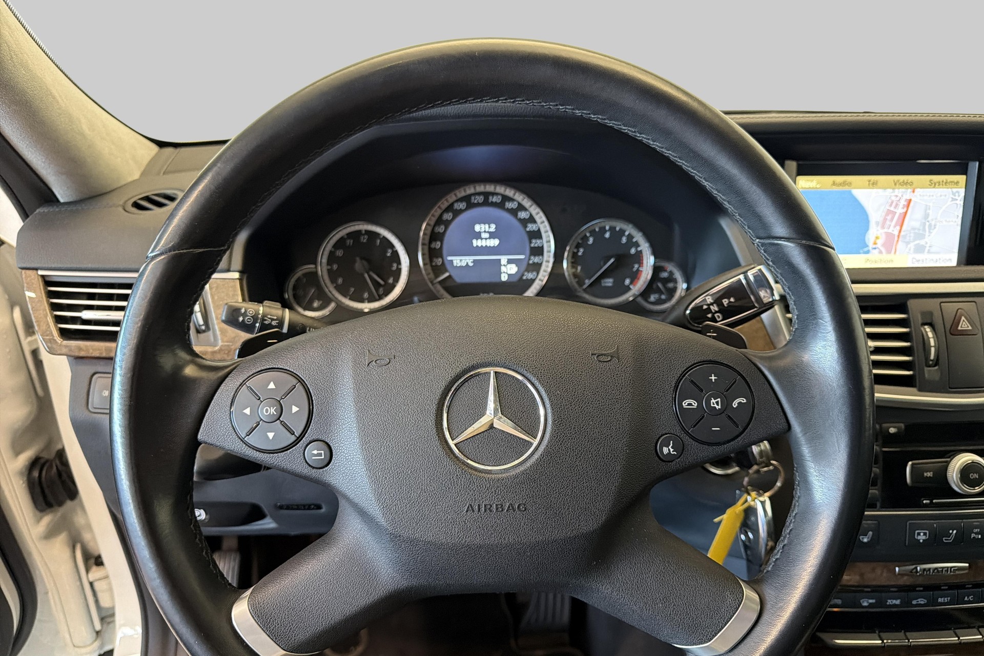MERCEDES-BENZ E 500 Elégance 4Matic 7G-Tronic-image-9