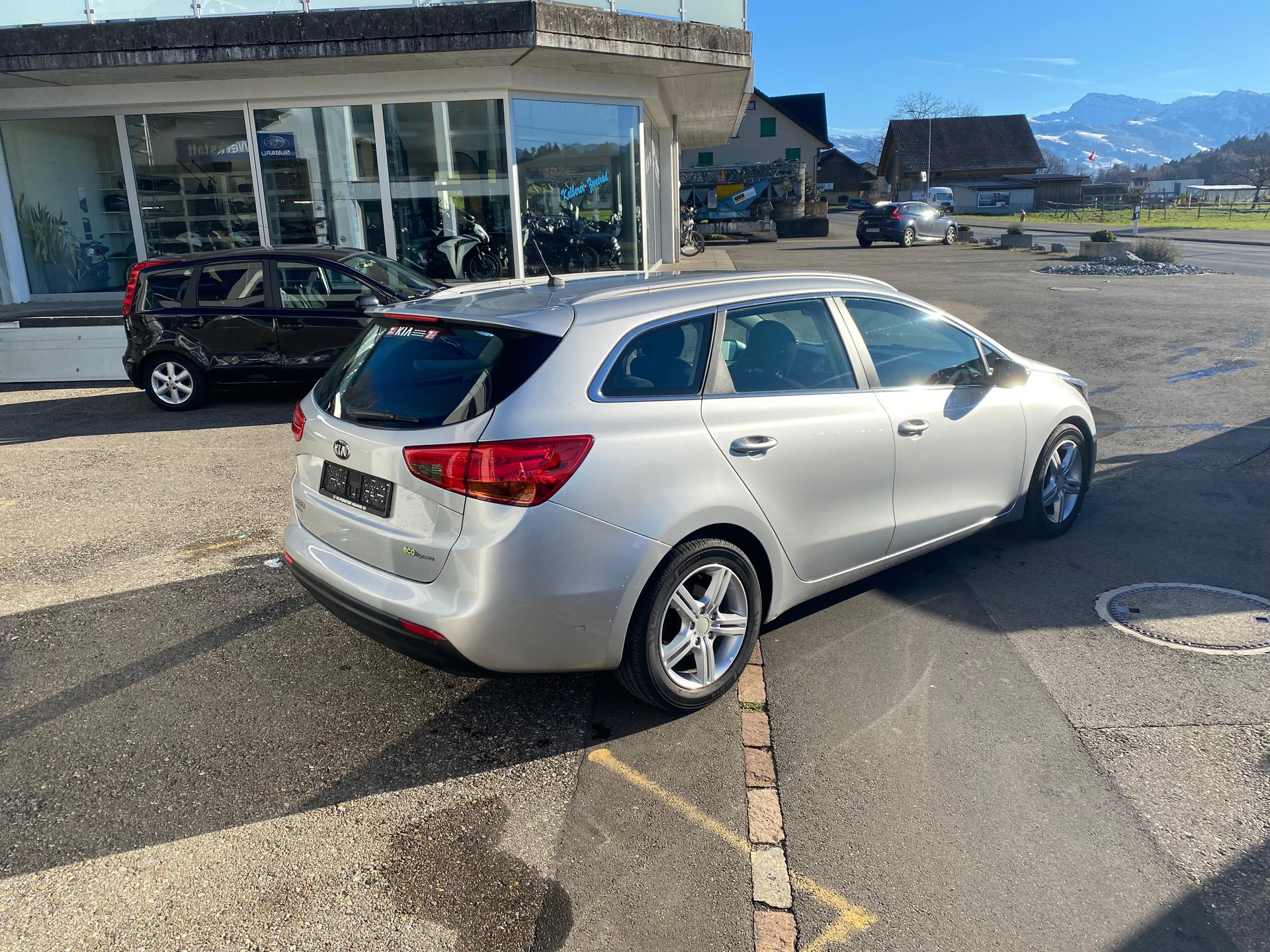 KIA Cee'd Sportswagon 1.6 GDi Trend-image-2