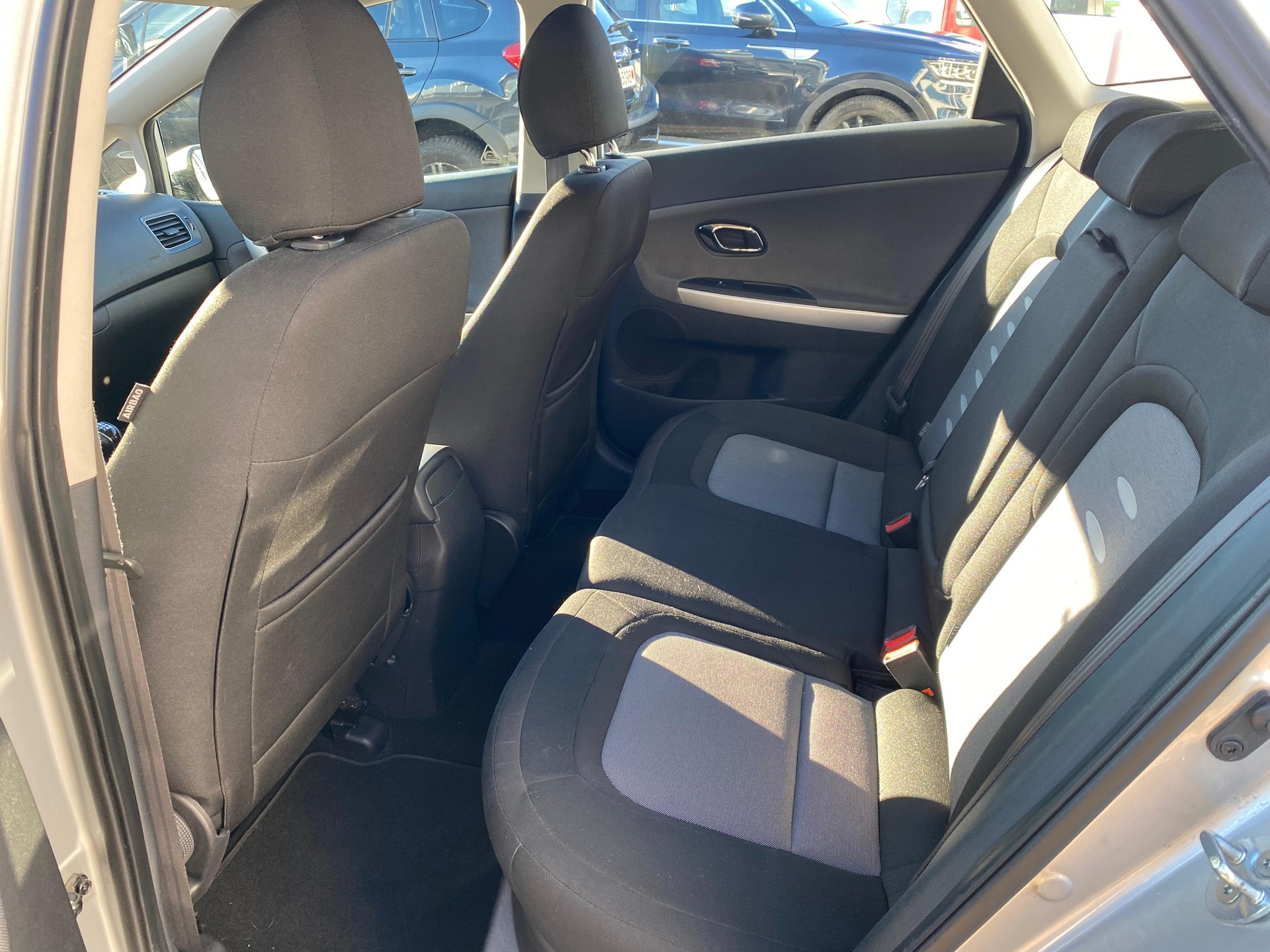 KIA Cee'd Sportswagon 1.6 GDi Trend-image-4