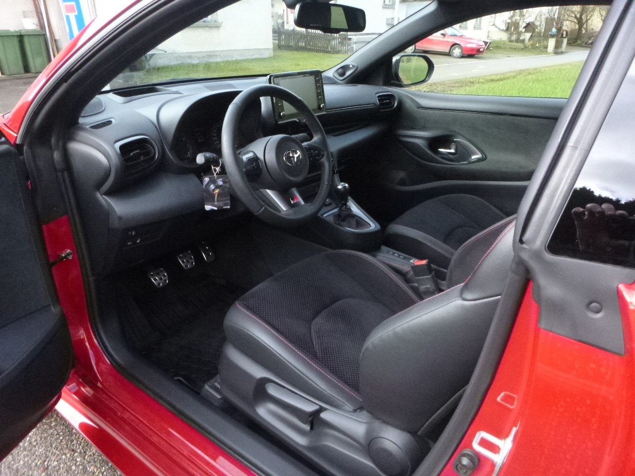 TOYOTA Yaris 1.6 GR Sport-image-13