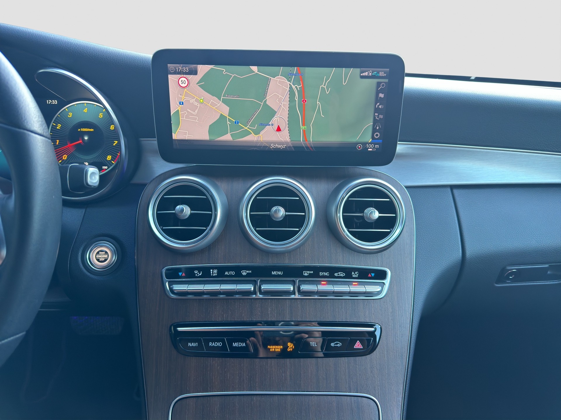 MERCEDES-BENZ C 400 Coupé 4Matic 9G-tronic-image-4