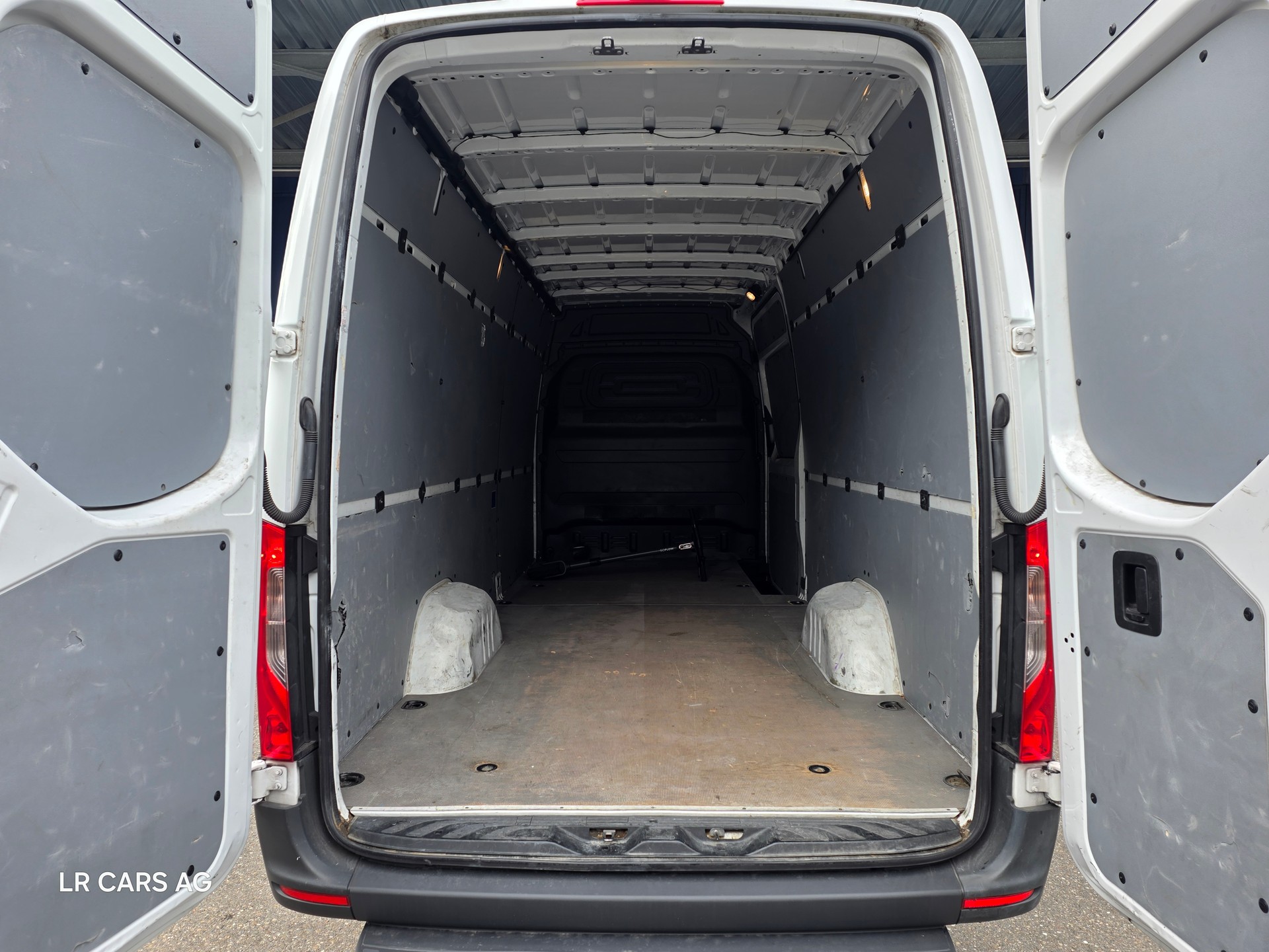 MERCEDES-BENZ 316 CDI-image-9