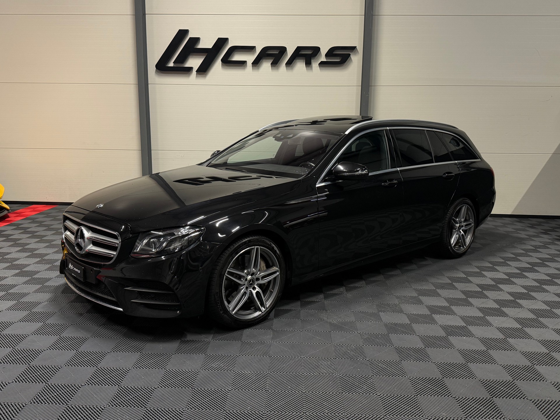 MERCEDES-BENZ E 400 d AMG Line 4matic Kombi-image-0