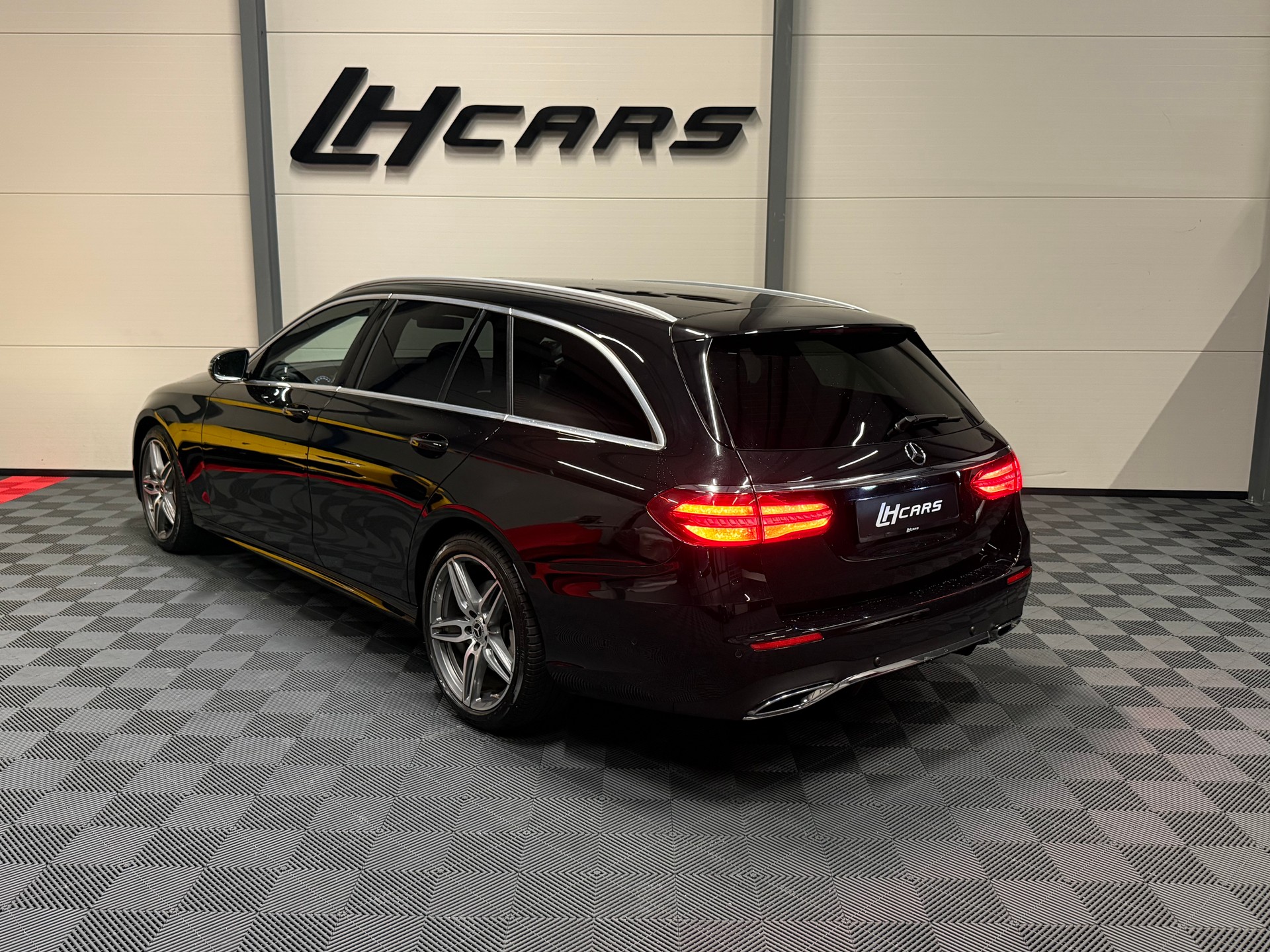 MERCEDES-BENZ E 400 d AMG Line 4matic Kombi-image-2