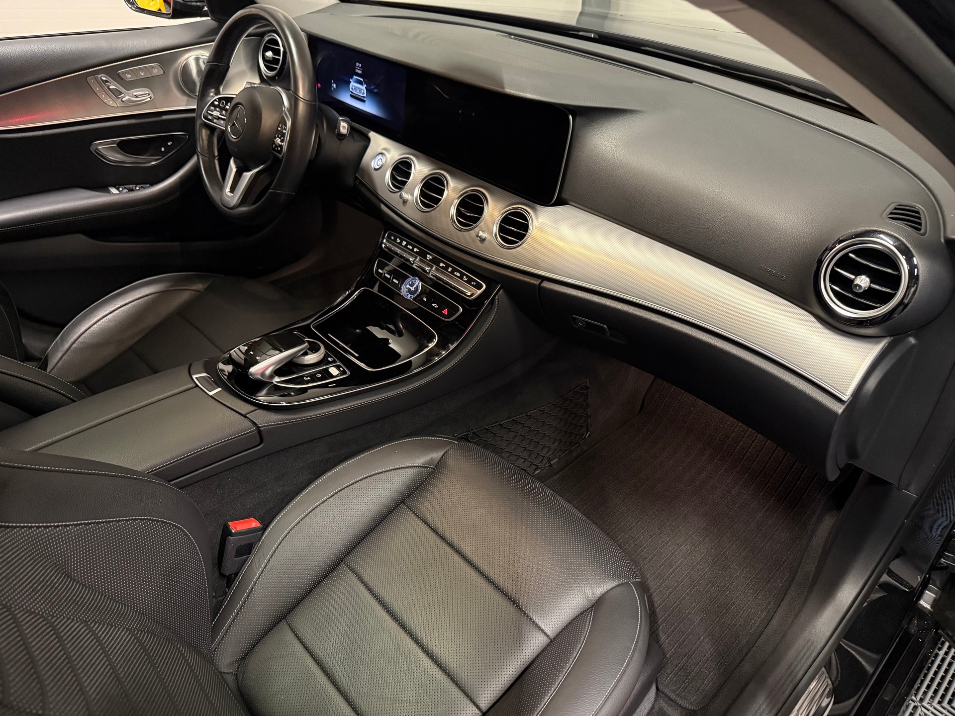 MERCEDES-BENZ E 400 d AMG Line 4matic Kombi-image-8