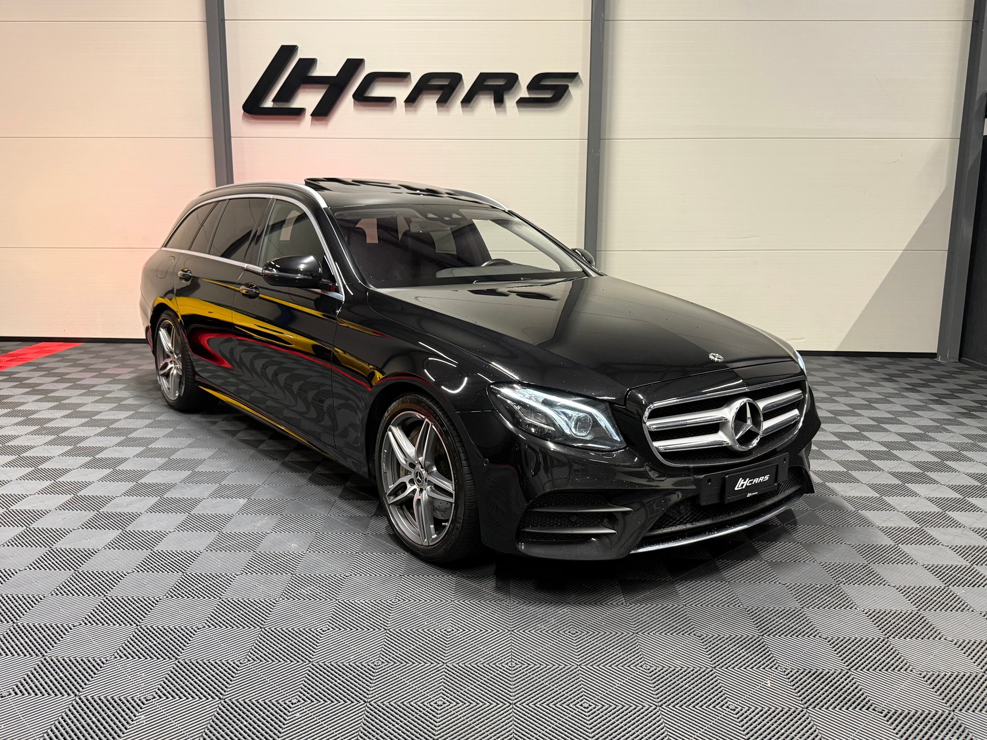 MERCEDES-BENZ E 400 d AMG Line 4matic Kombi-image-5