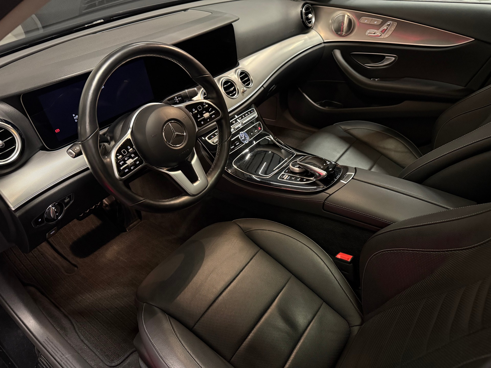 MERCEDES-BENZ E 400 d AMG Line 4matic Kombi-image-15