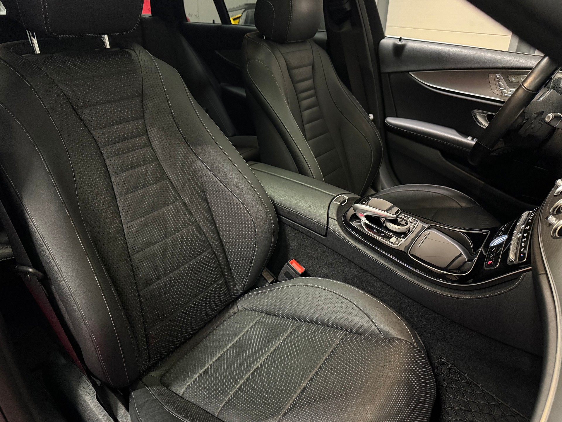 MERCEDES-BENZ E 400 d AMG Line 4matic Kombi-image-9