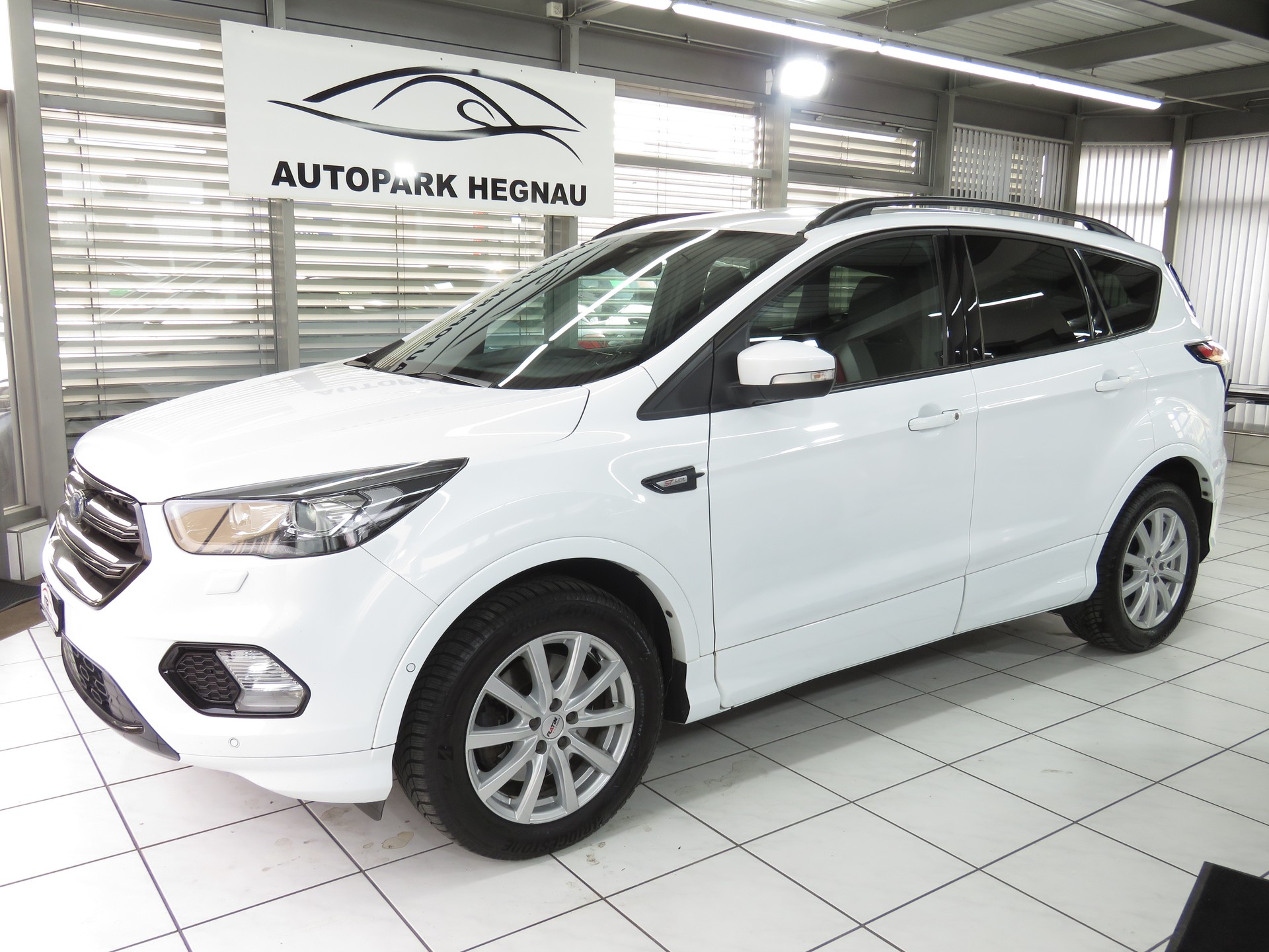 FORD Kuga 2.0 TDCi ST Line High 4WD PowerShift (Automat)-image-0