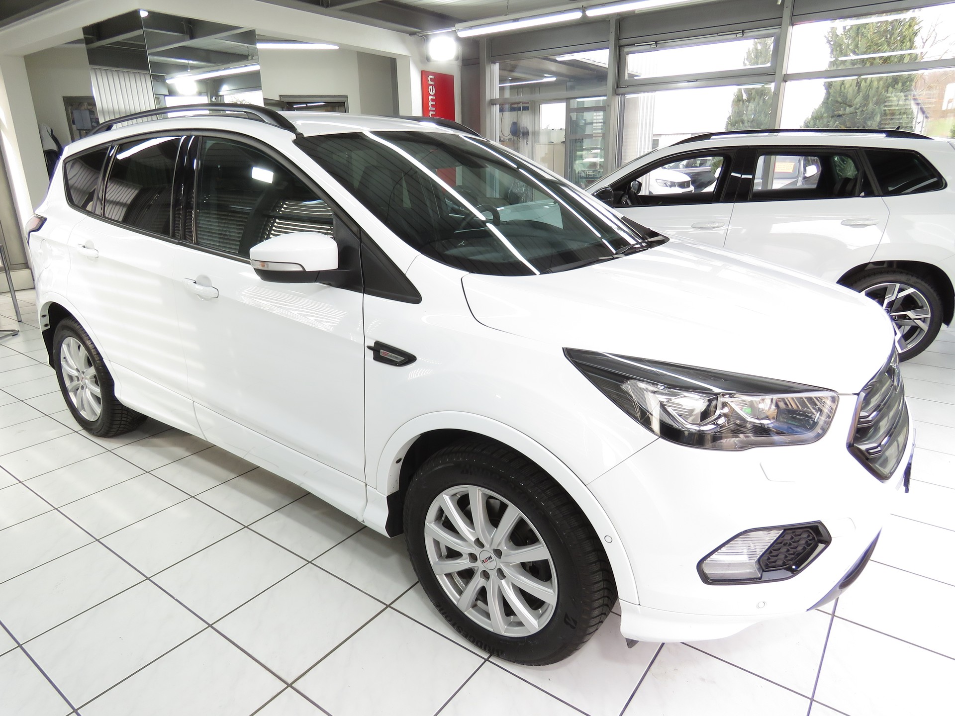 FORD Kuga 2.0 TDCi ST Line High 4WD PowerShift (Automat)-image-2