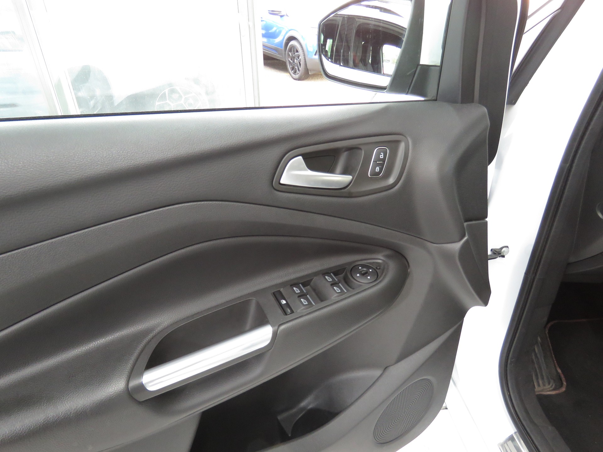 FORD Kuga 2.0 TDCi ST Line High 4WD PowerShift (Automat)-image-9