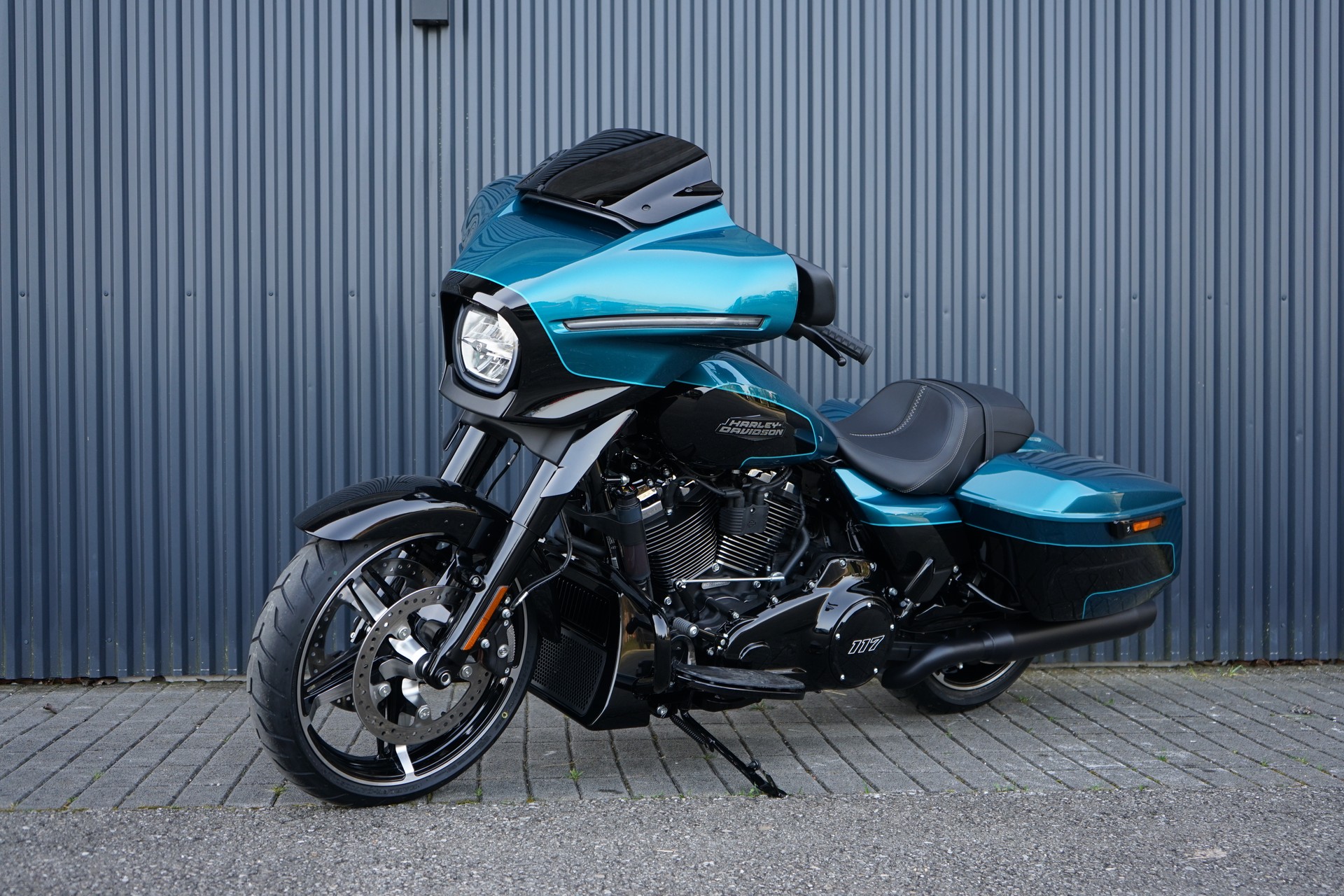 HARLEY-DAVIDSON FLHX Street Glide 117-showroom-element-1