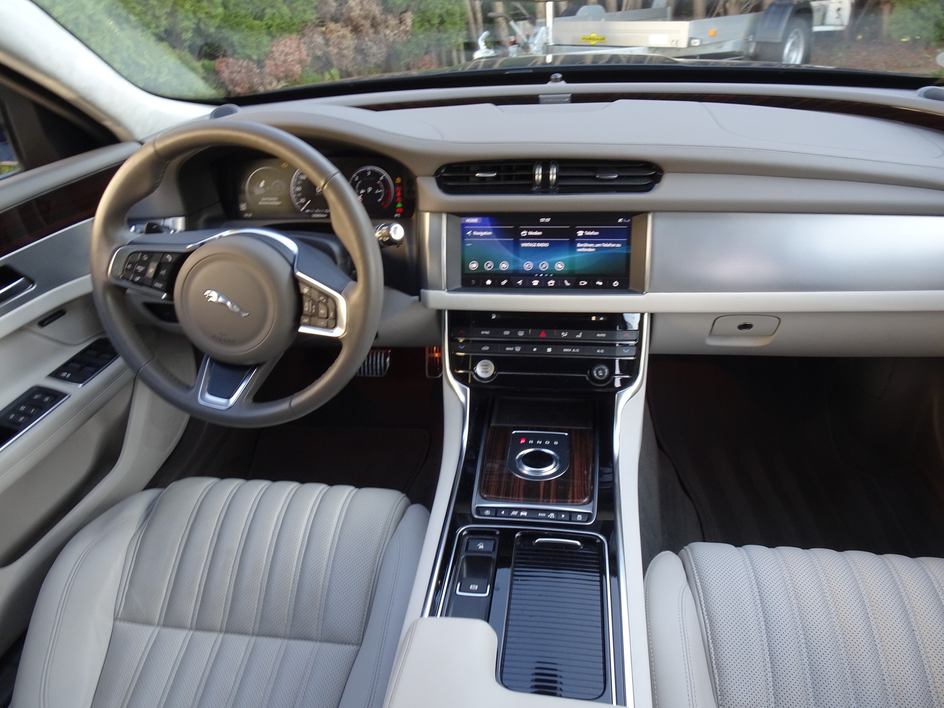 JAGUAR XF Sportbrake 30d Portfolio Automatic-image-7