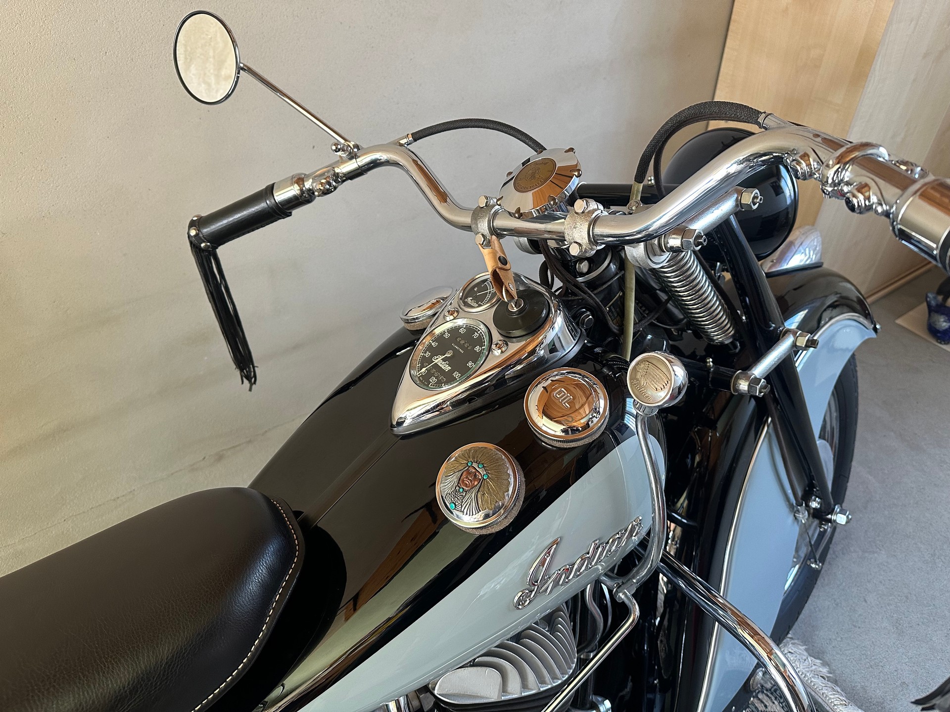 INDIAN Chief 1947 - Superzustand-image-3