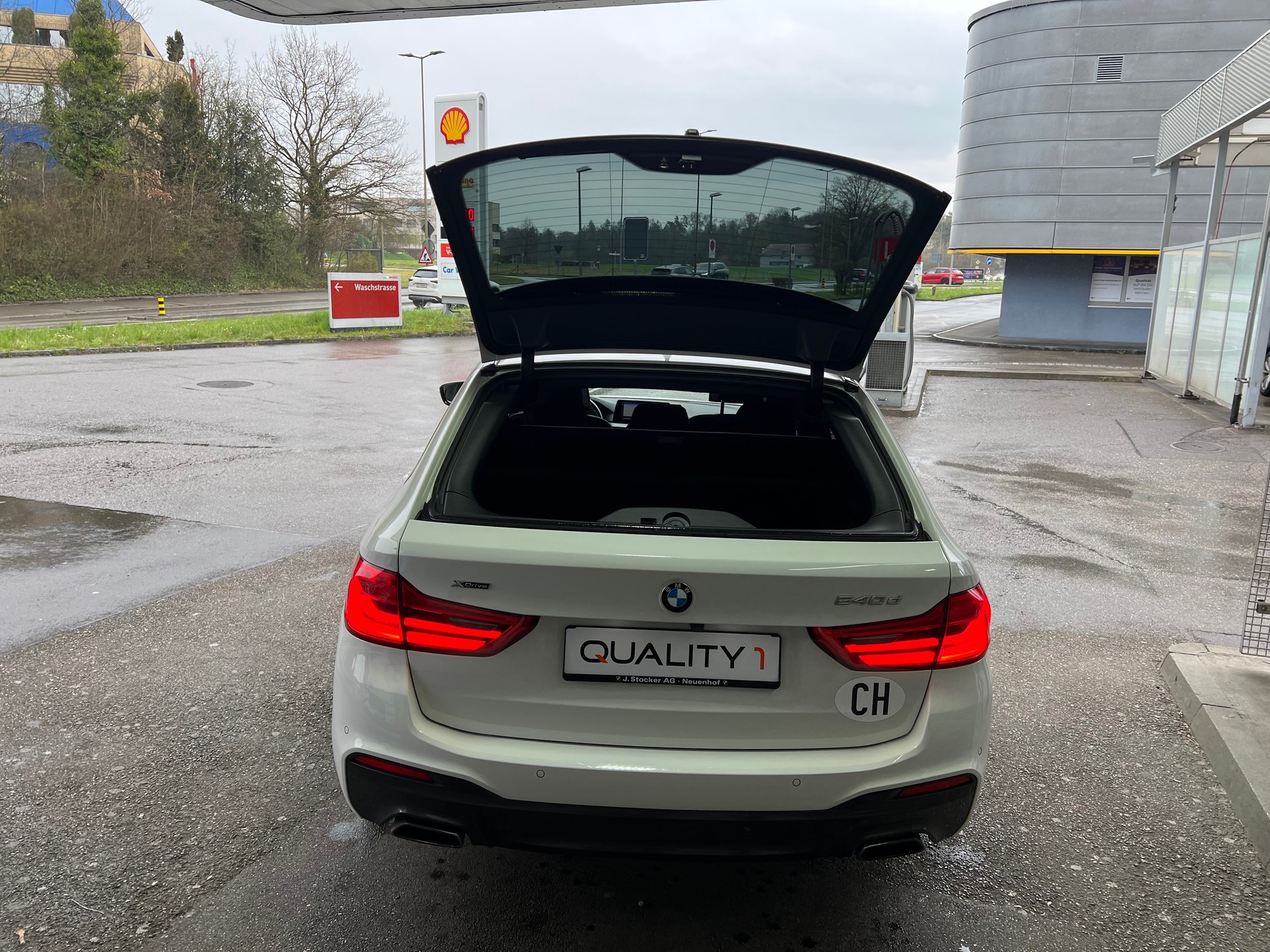 BMW 540d xDrive Touring-M Sportpaket- Steptronic--360°Kamera-image-10