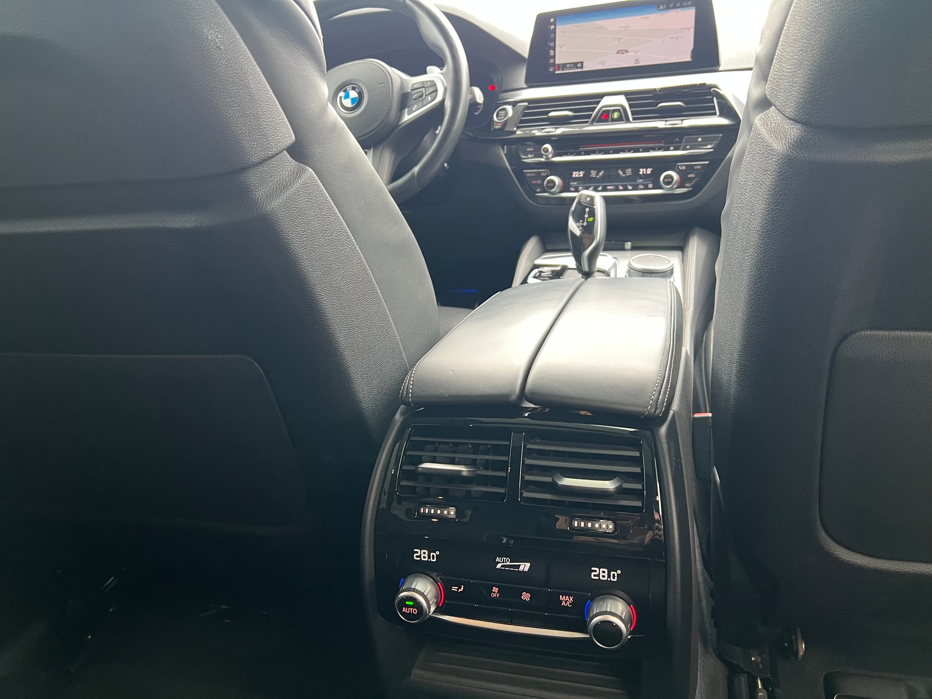 BMW 540d xDrive Touring-M Sportpaket- Steptronic--360°Kamera-image-24