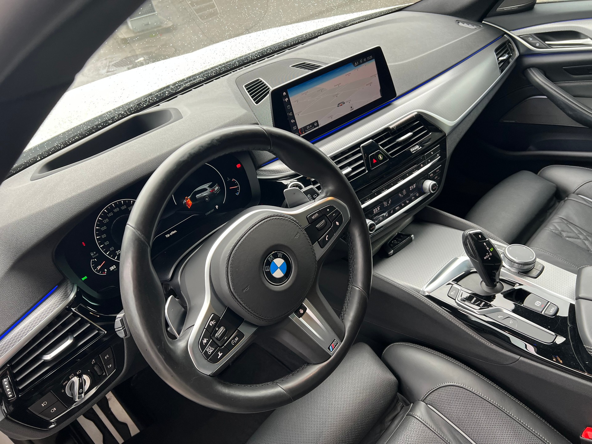 BMW 540d xDrive Touring-M Sportpaket- Steptronic--360°Kamera-image-16