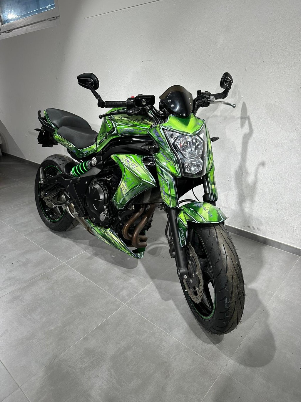 KAWASAKI ER-6 n ABS-showroom-element-1