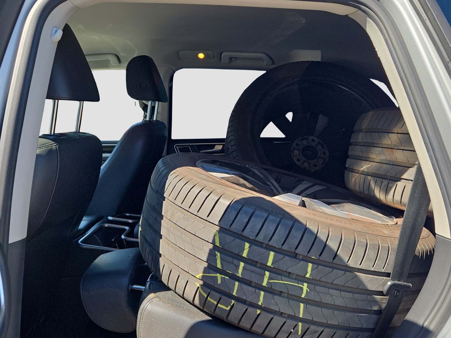 VW Touareg 3.0 TDI BlueMotion Technology Tiptronic-image-11