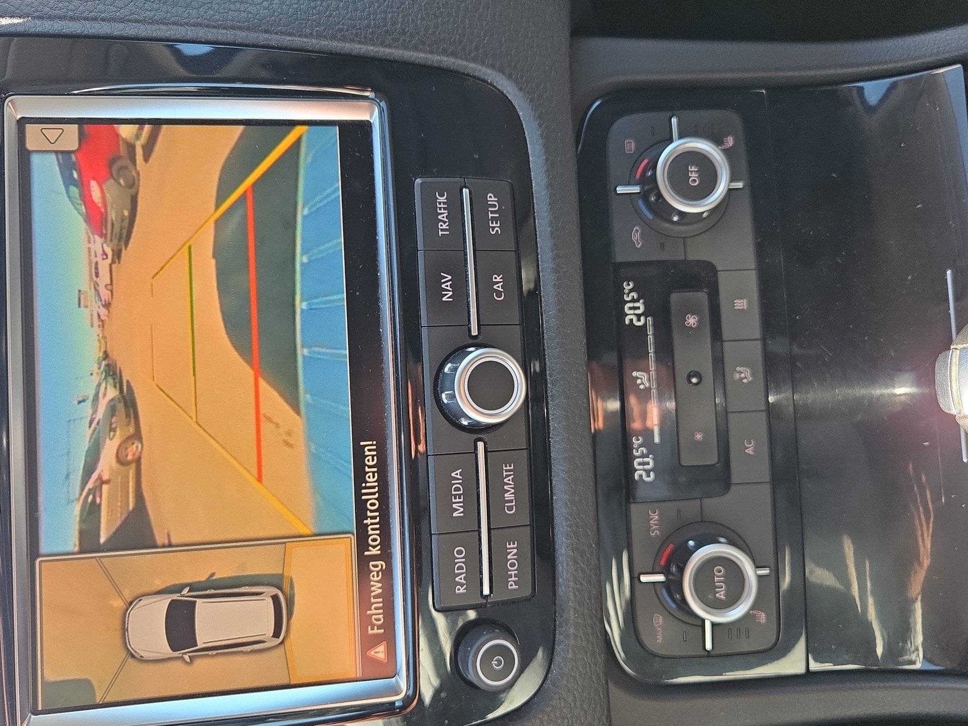 VW Touareg 3.0 TDI BlueMotion Technology Tiptronic-image-5