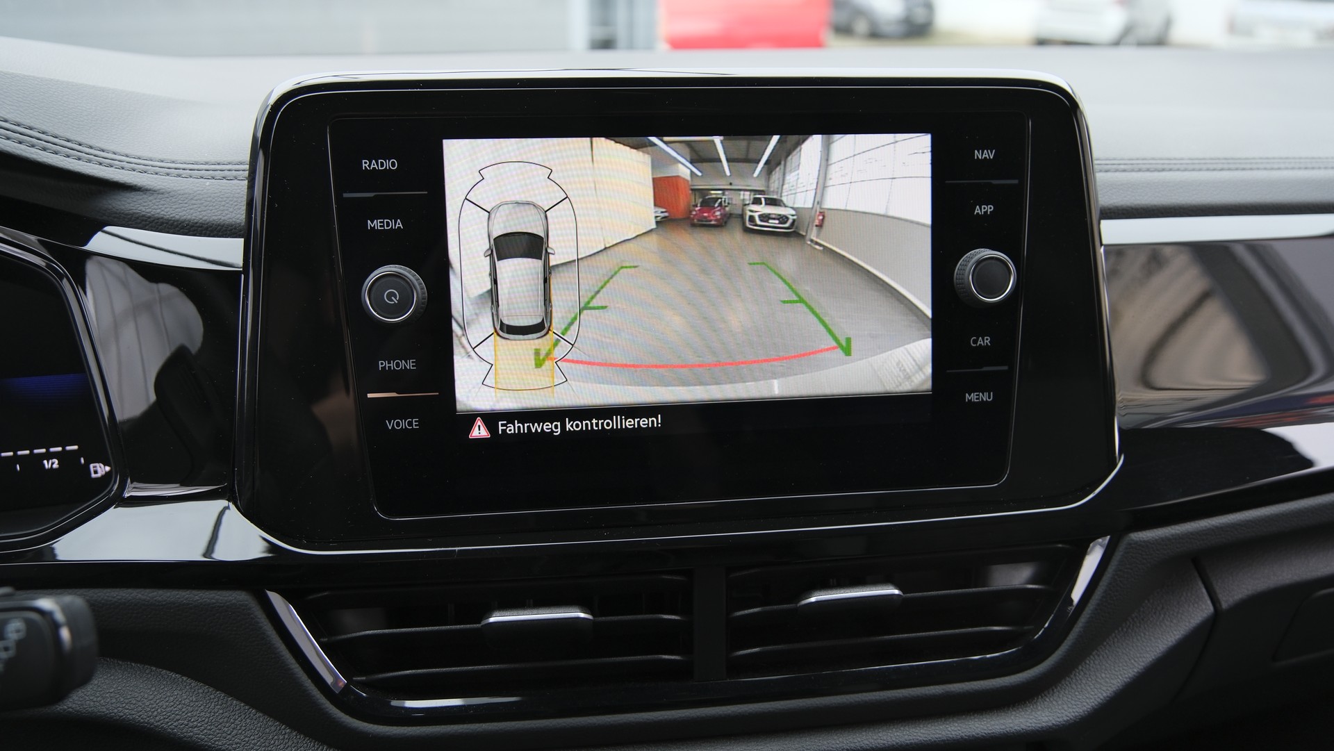 VW T-Roc 1.5 TSI EVO R-Line Black Style DSG-image-15