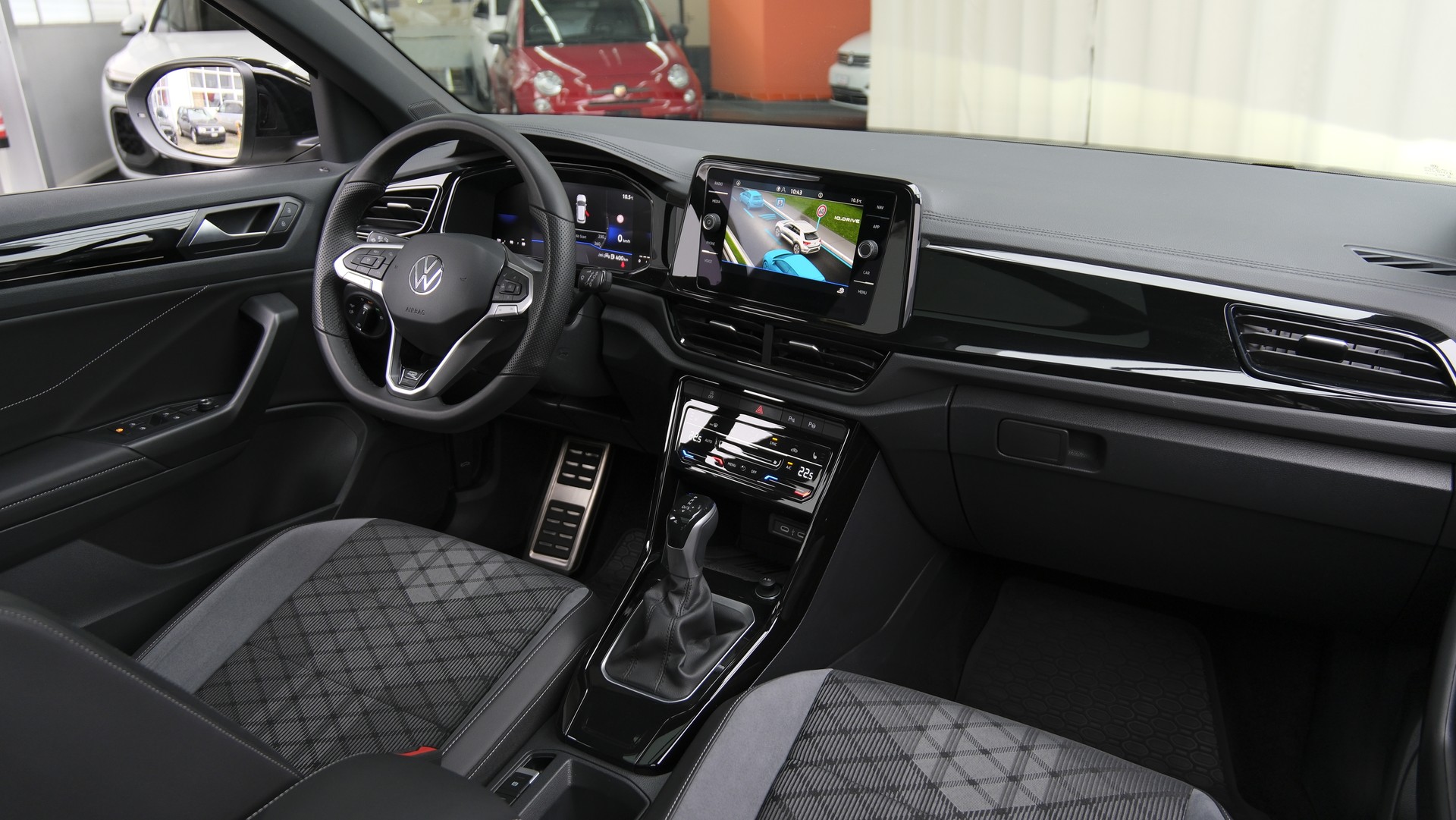 VW T-Roc 1.5 TSI EVO R-Line Black Style DSG-image-13