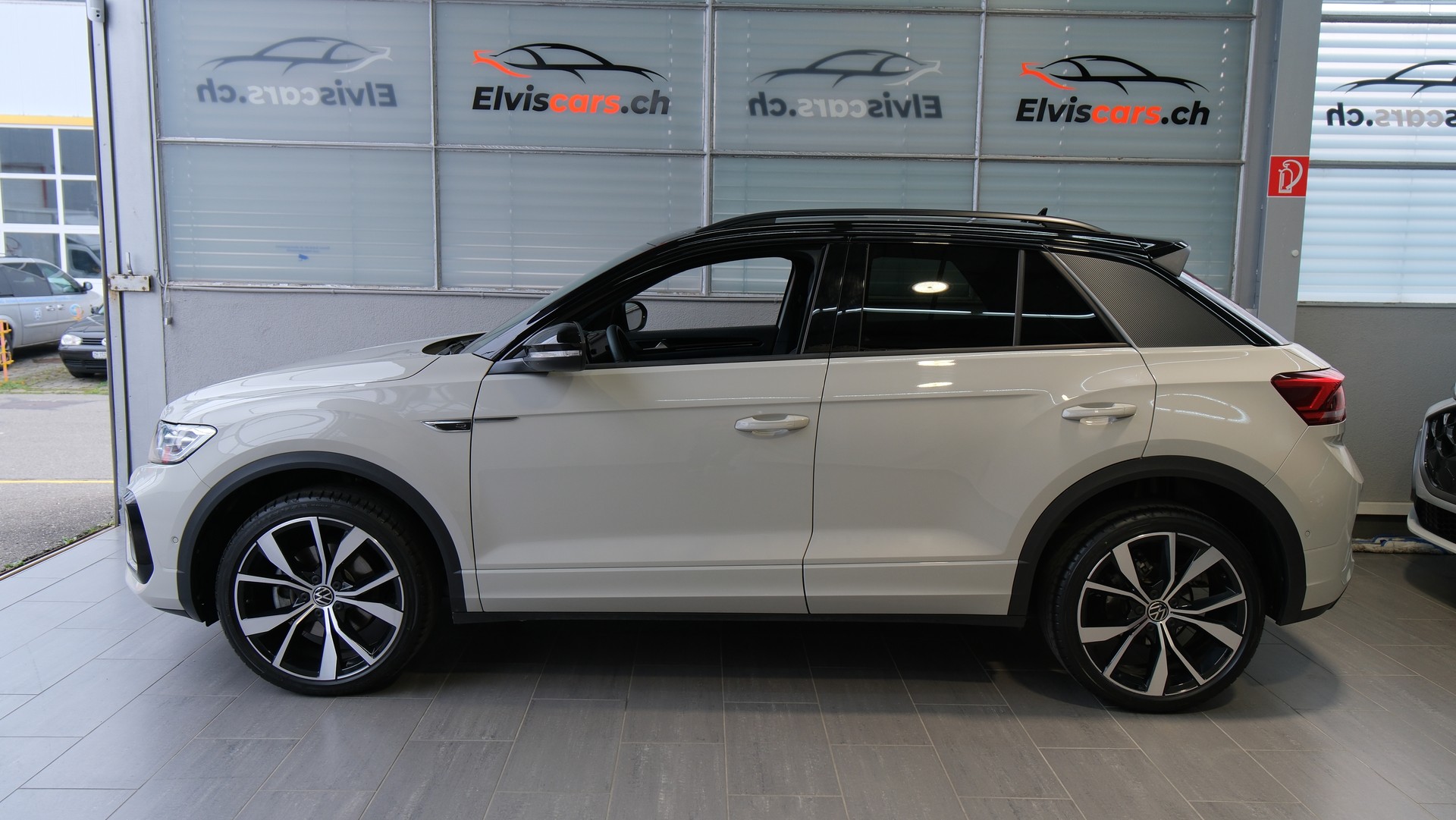 VW T-Roc 1.5 TSI EVO R-Line Black Style DSG-image-9
