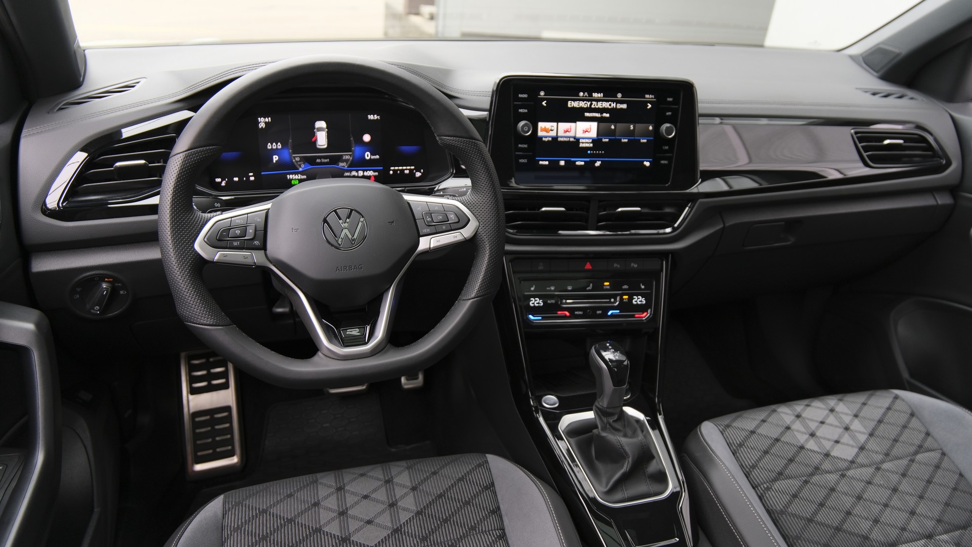 VW T-Roc 1.5 TSI EVO R-Line Black Style DSG-image-19
