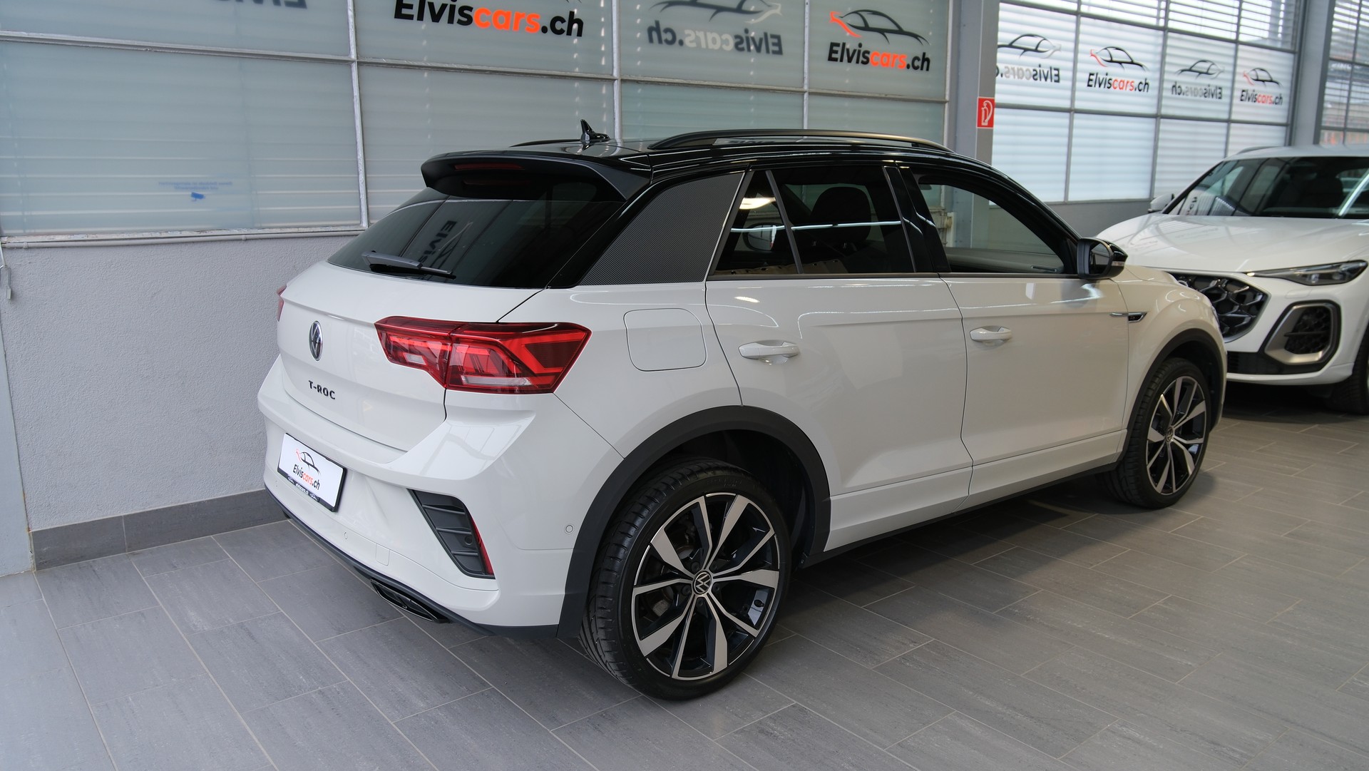 VW T-Roc 1.5 TSI EVO R-Line Black Style DSG-image-24