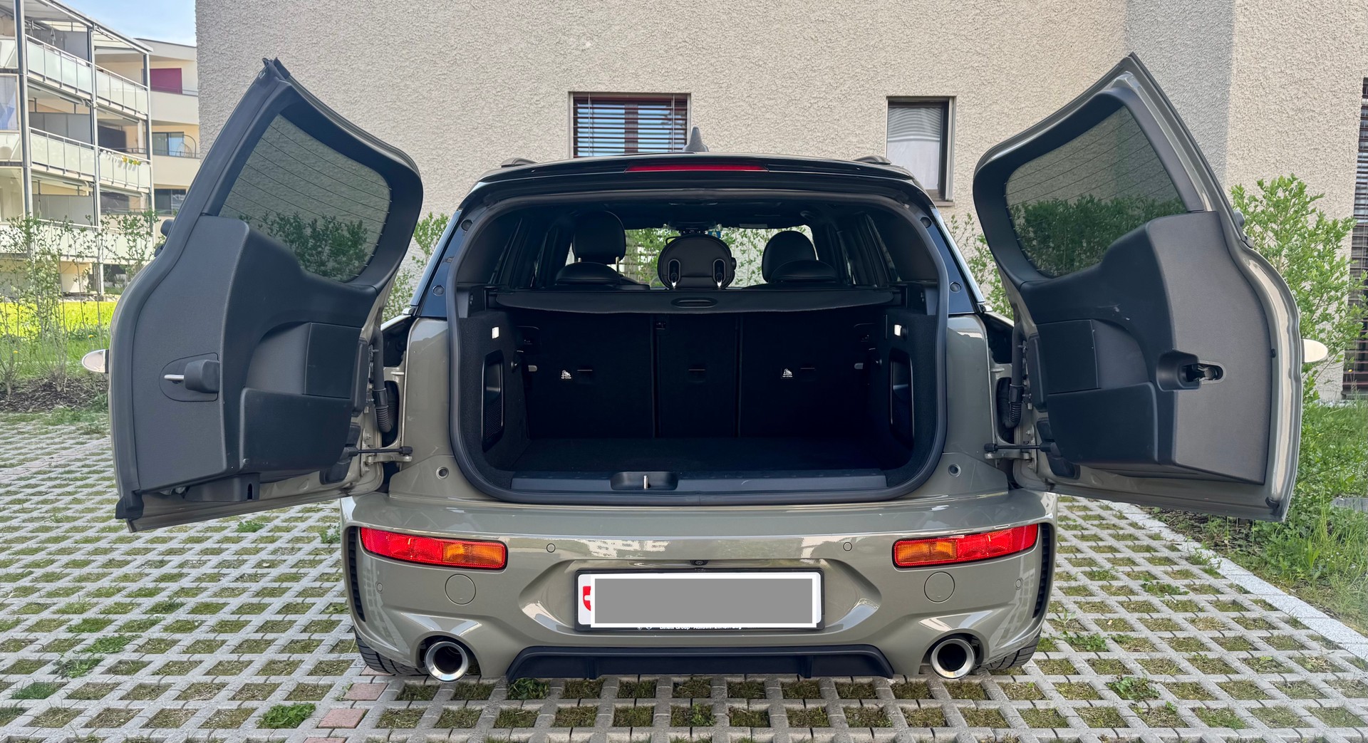 MINI Clubman Cooper John Cooper Works ALL4 Steptronic-image-3
