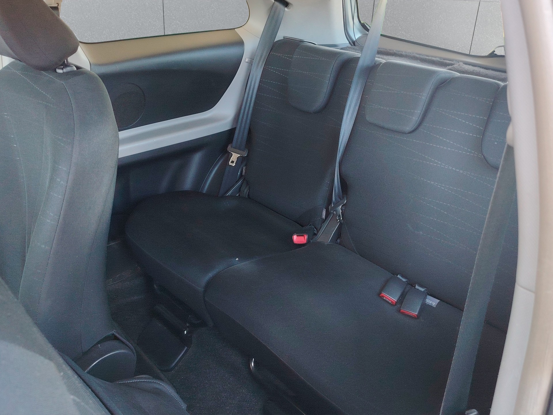 TOYOTA Yaris 1.3 City-image-11