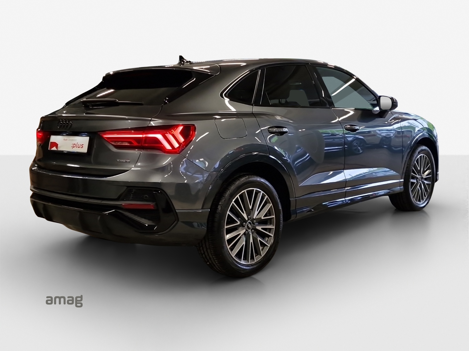 AUDI Q3 Sportback 40 TFSI S line quattro S-tronic-image-4