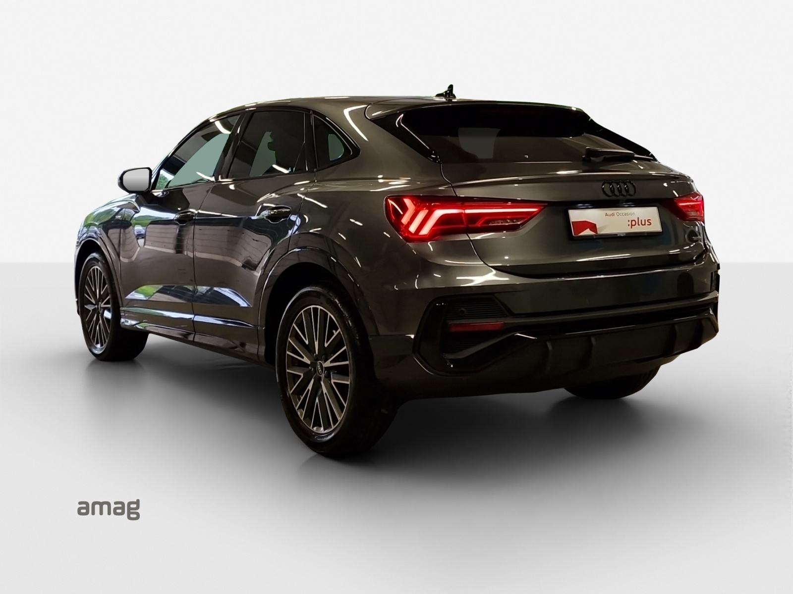 AUDI Q3 Sportback 40 TFSI S line quattro S-tronic-image-2