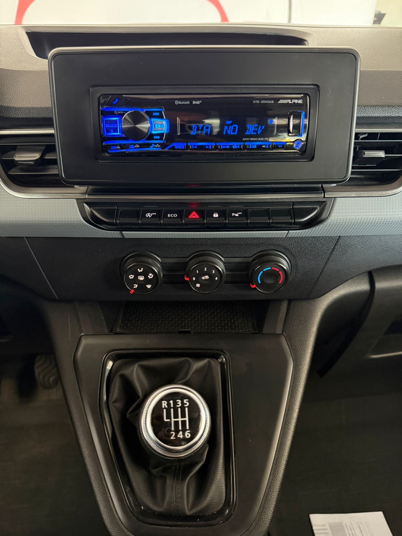 RENAULT Kangoo Van 1.3TCe Open Sesame 100 PF Edition One-image-15