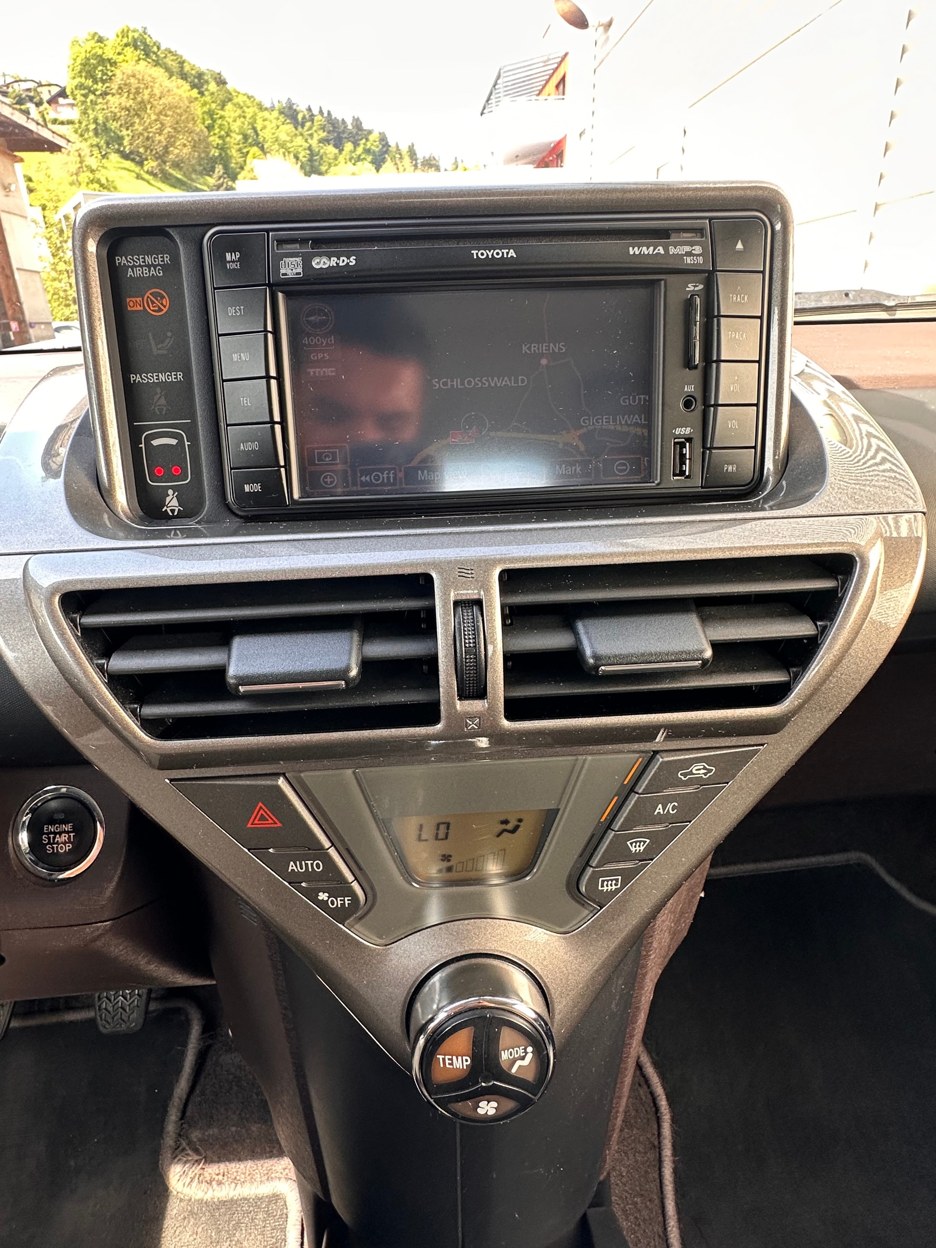 TOYOTA iQ2 1.0 VVT-i-image-13