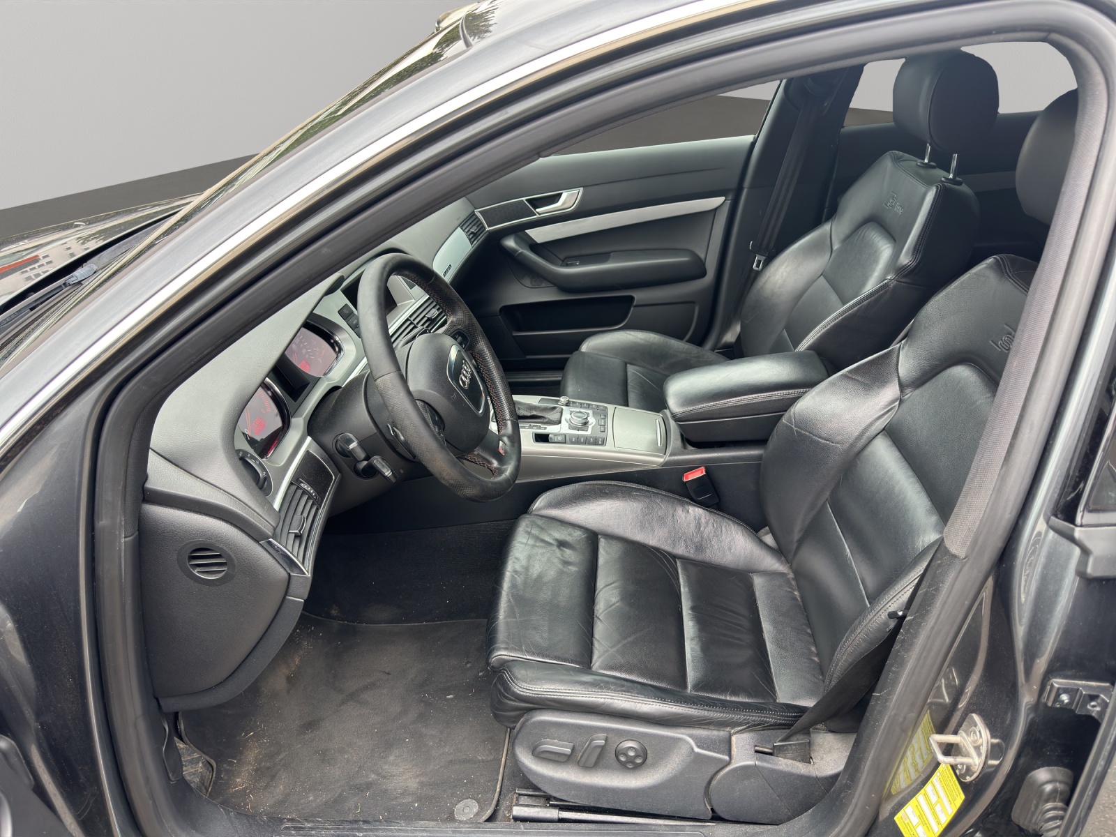 AUDI A6 Avant 3.2 V6 FSI quattro-image-14
