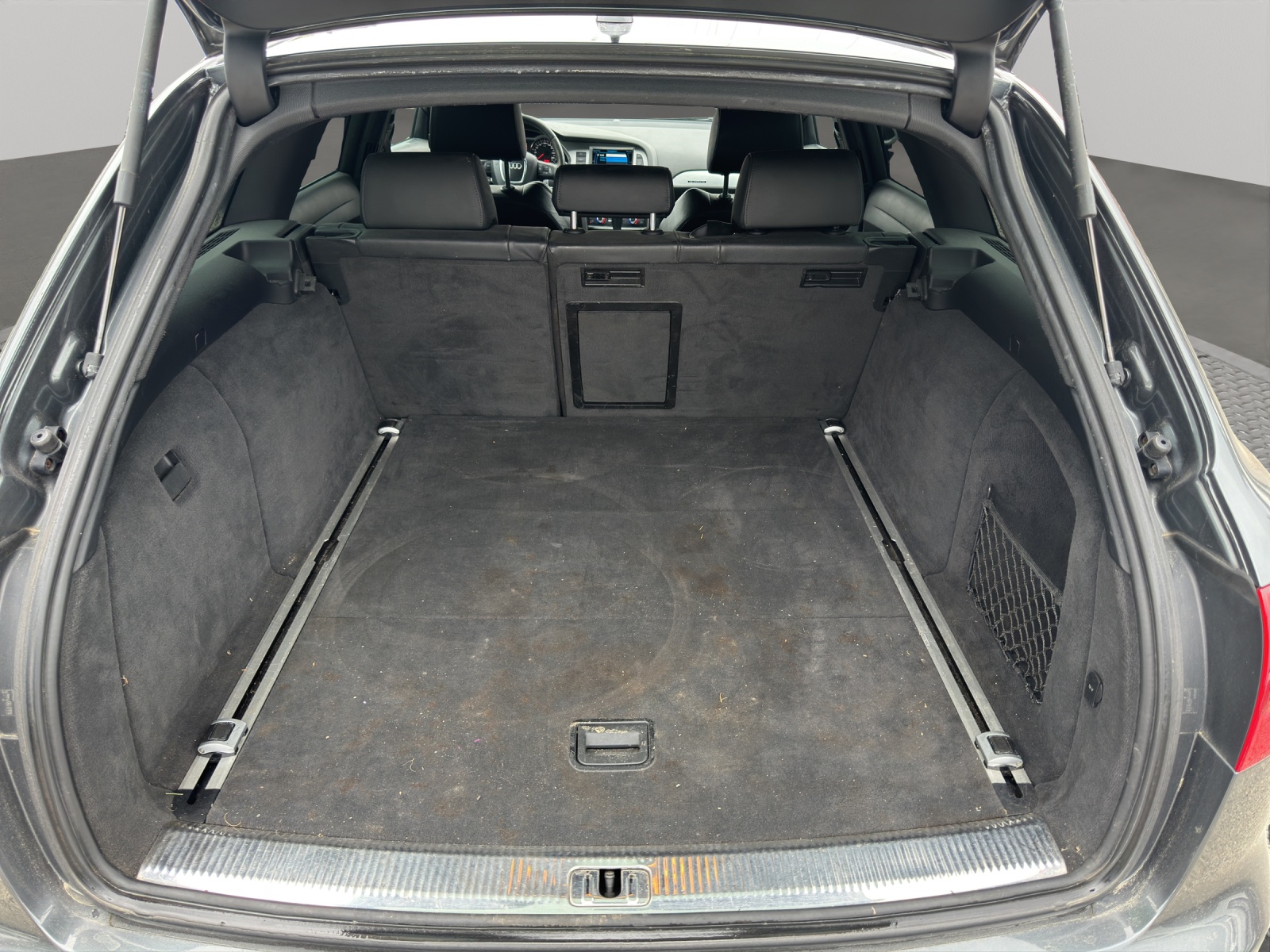 AUDI A6 Avant 3.2 V6 FSI quattro-image-17