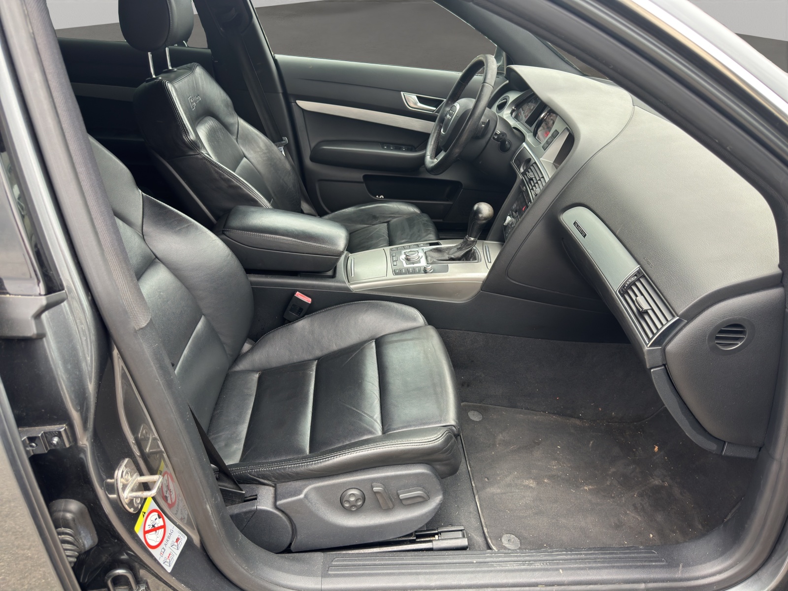 AUDI A6 Avant 3.2 V6 FSI quattro-image-10