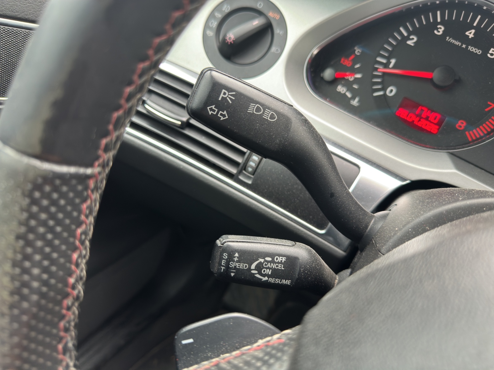 AUDI A6 Avant 3.2 V6 FSI quattro-image-12