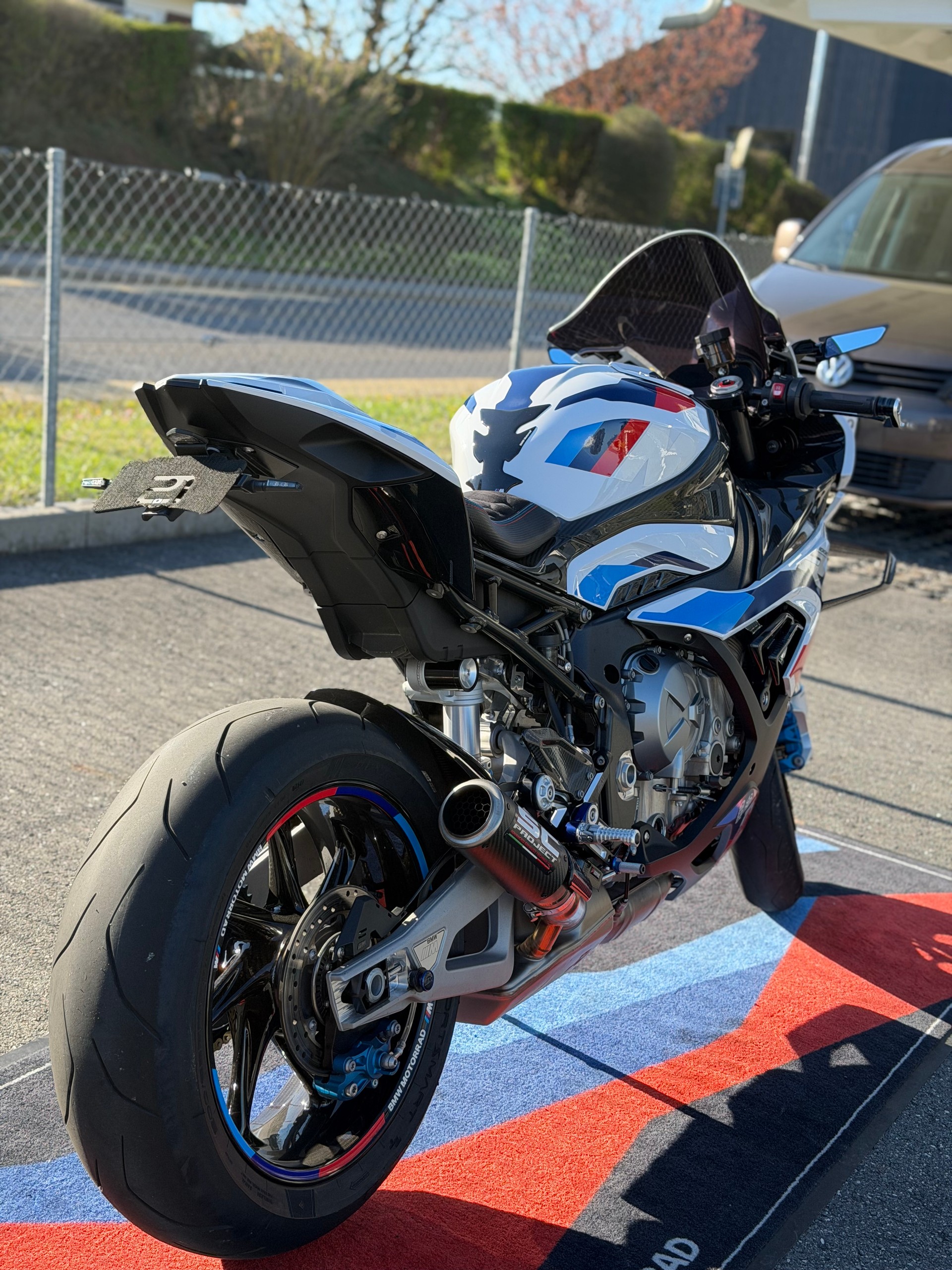 BMW M 1000 RR-image-2