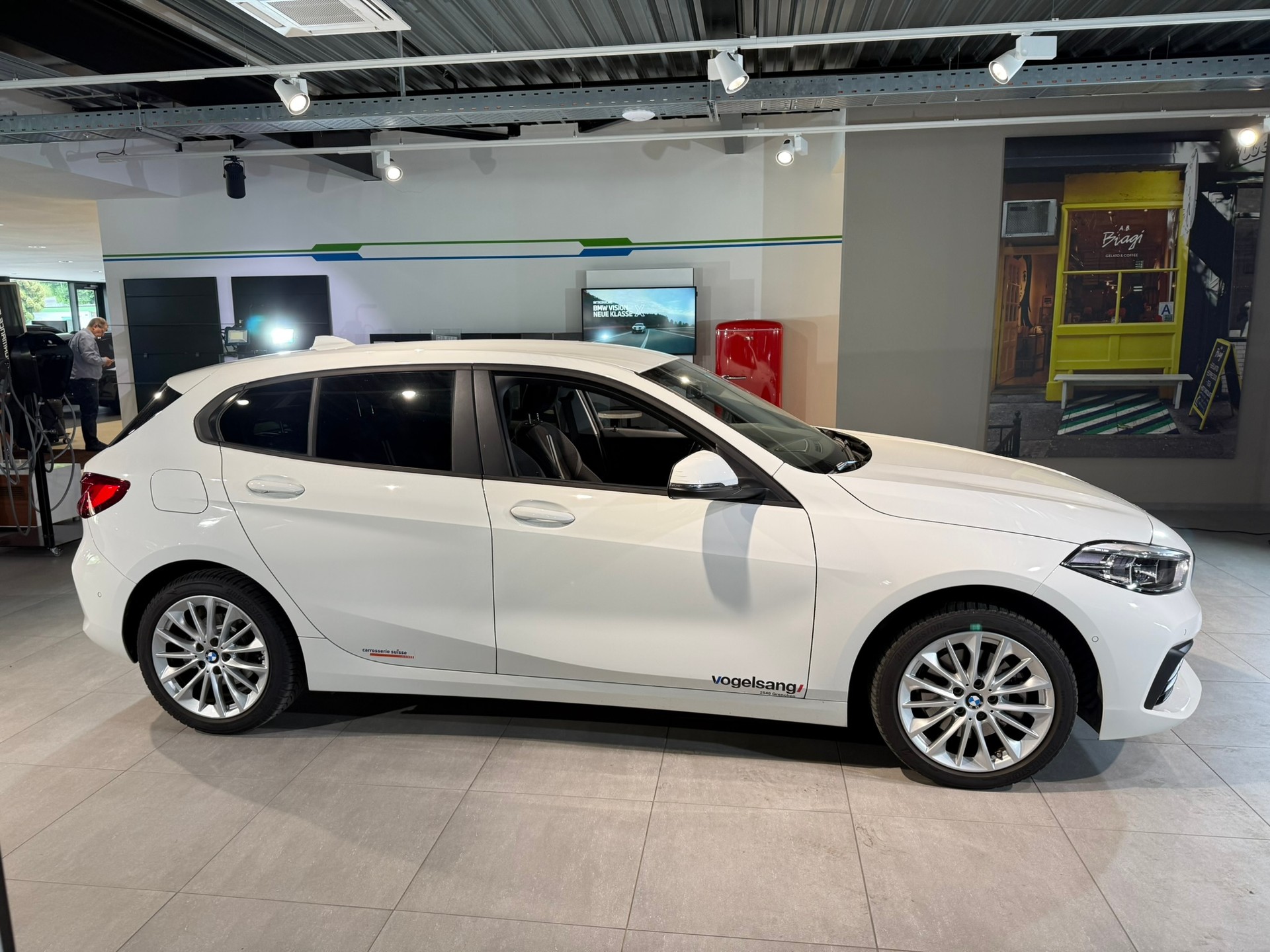 BMW 118i Steptronic-image-4