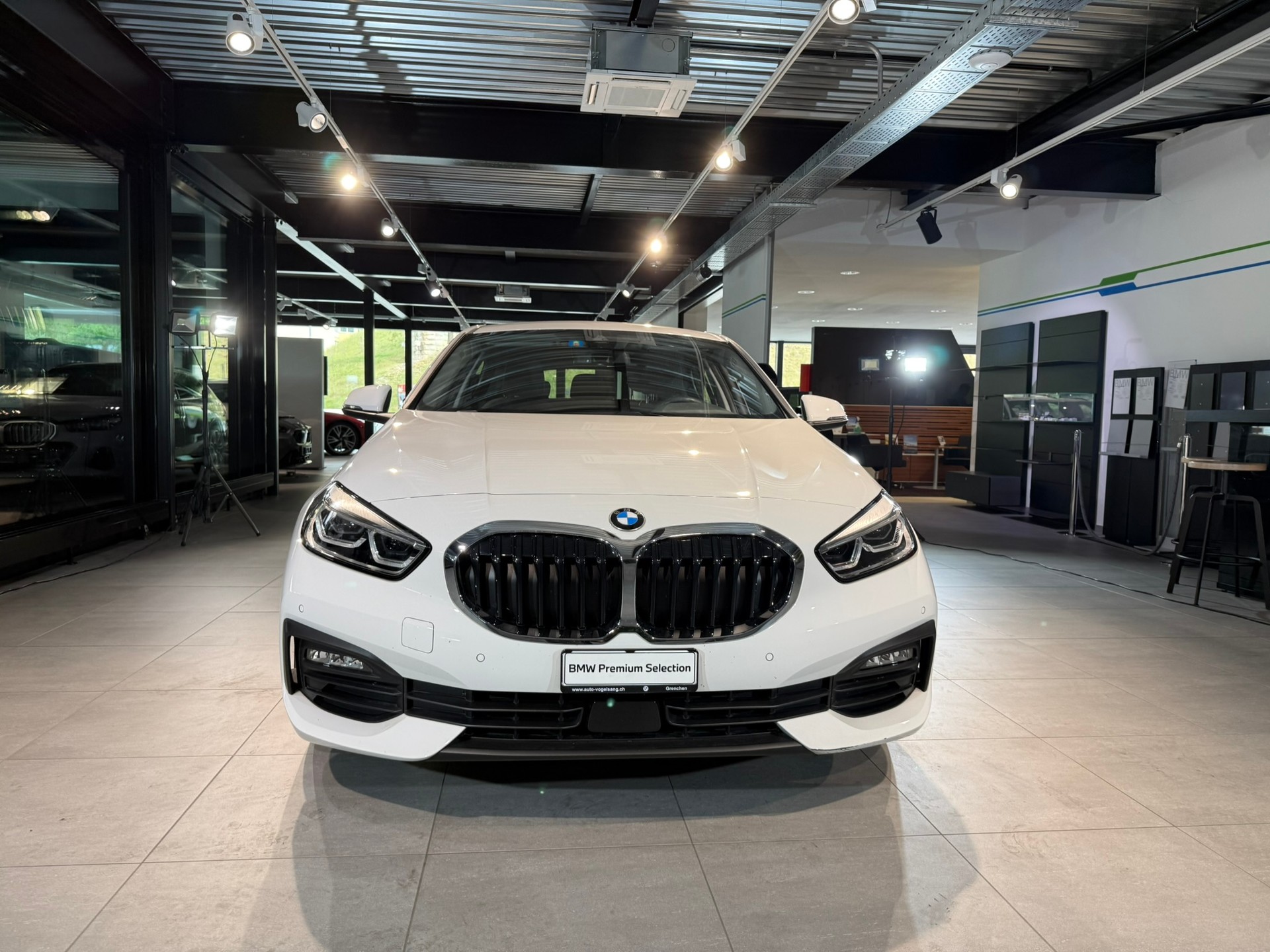 BMW 118i Steptronic-image-1