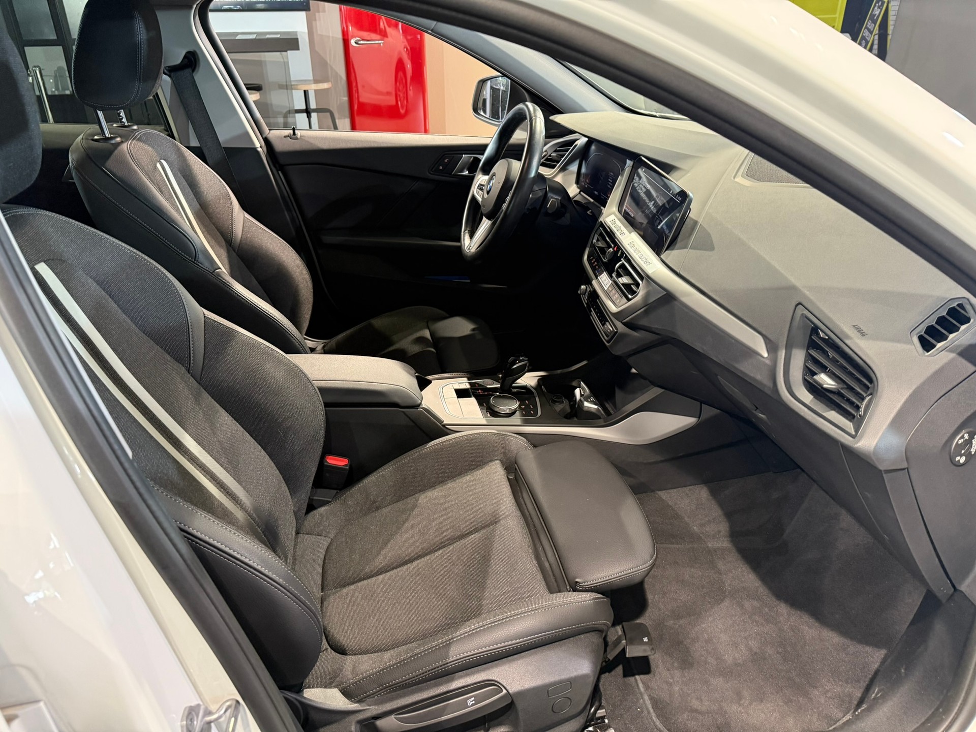 BMW 118i Steptronic-image-14
