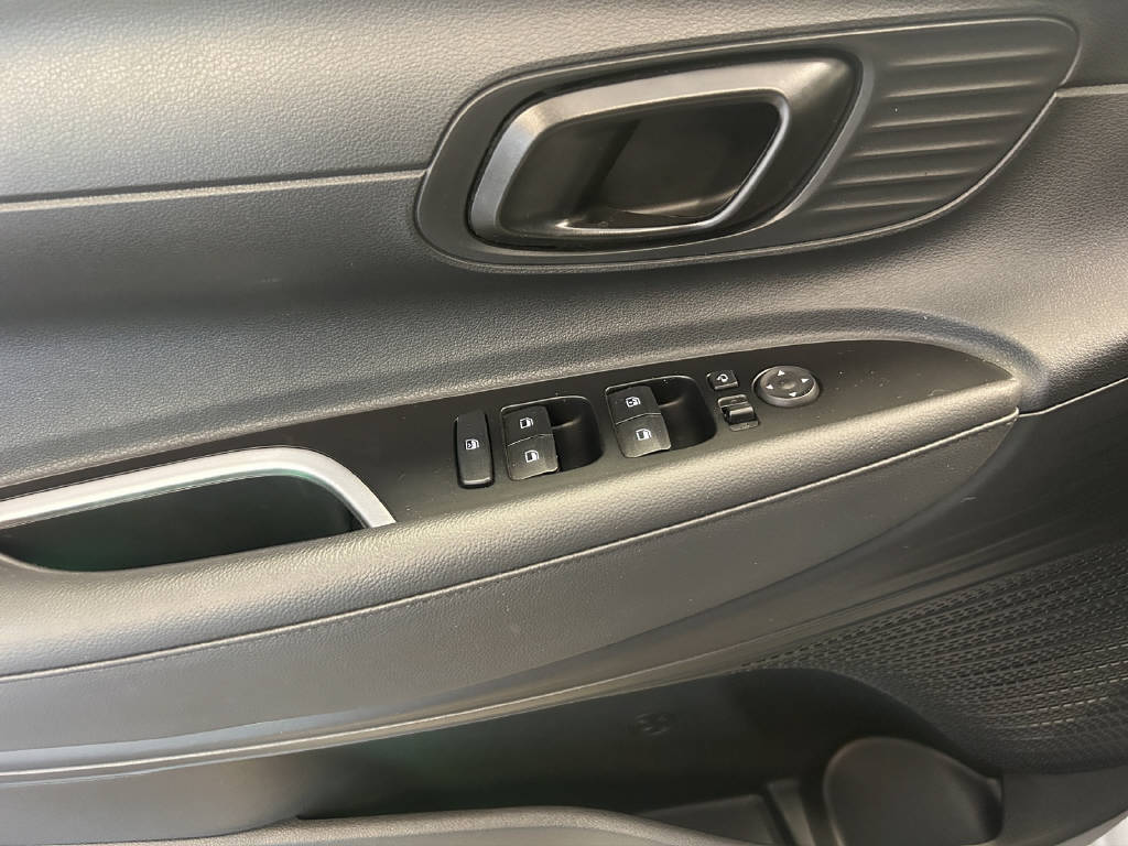HYUNDAI i20 1.0 T-GDi Amplia-image-2