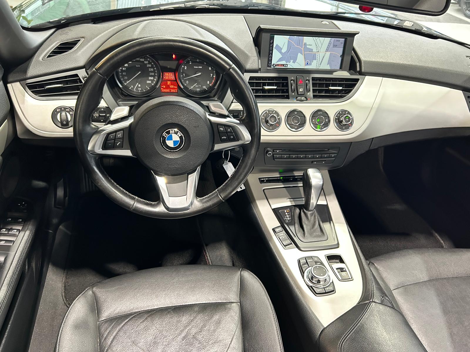 BMW Z4 2.3i sDrive Roadster-image-11