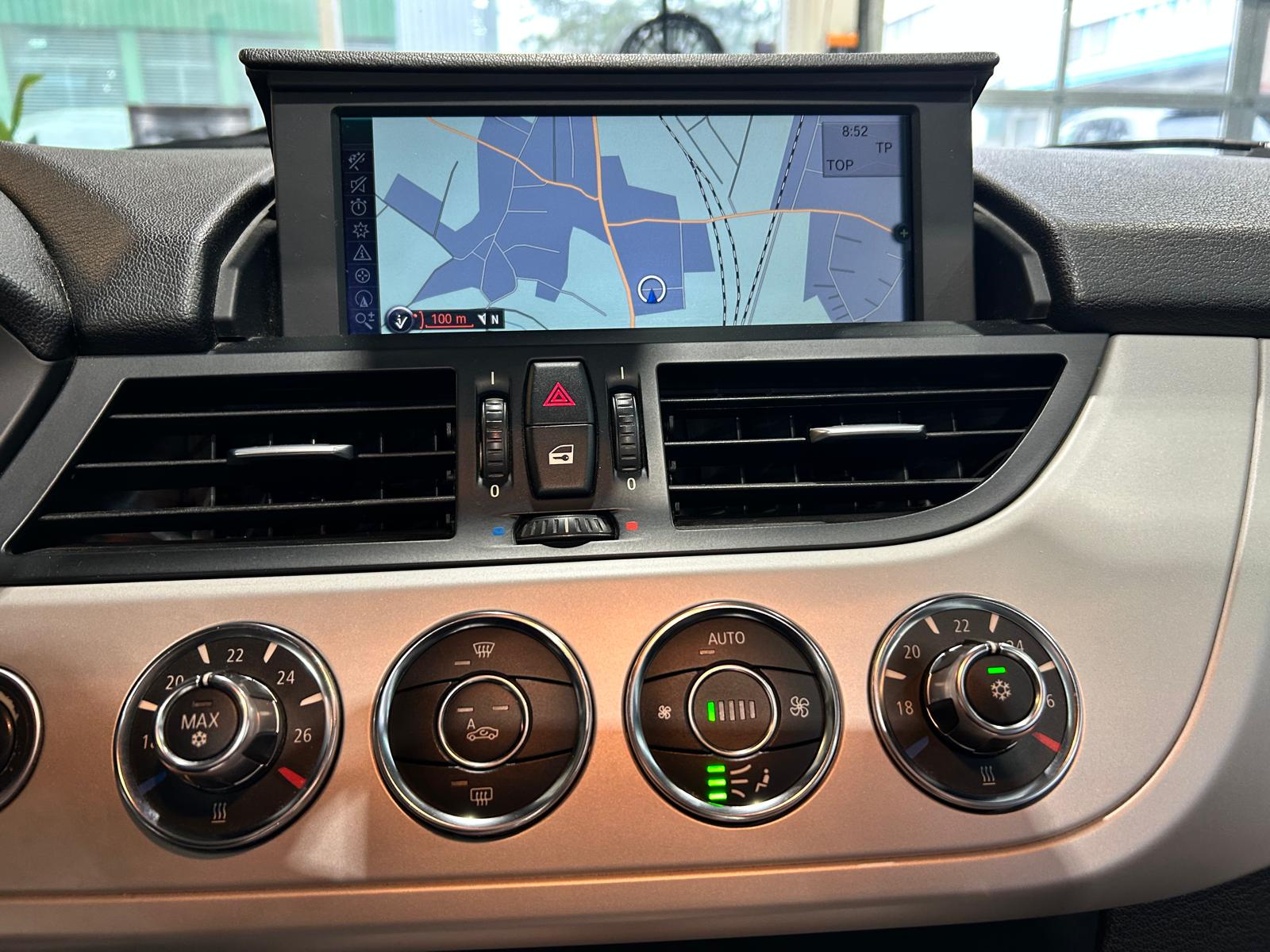 BMW Z4 2.3i sDrive Roadster-image-14