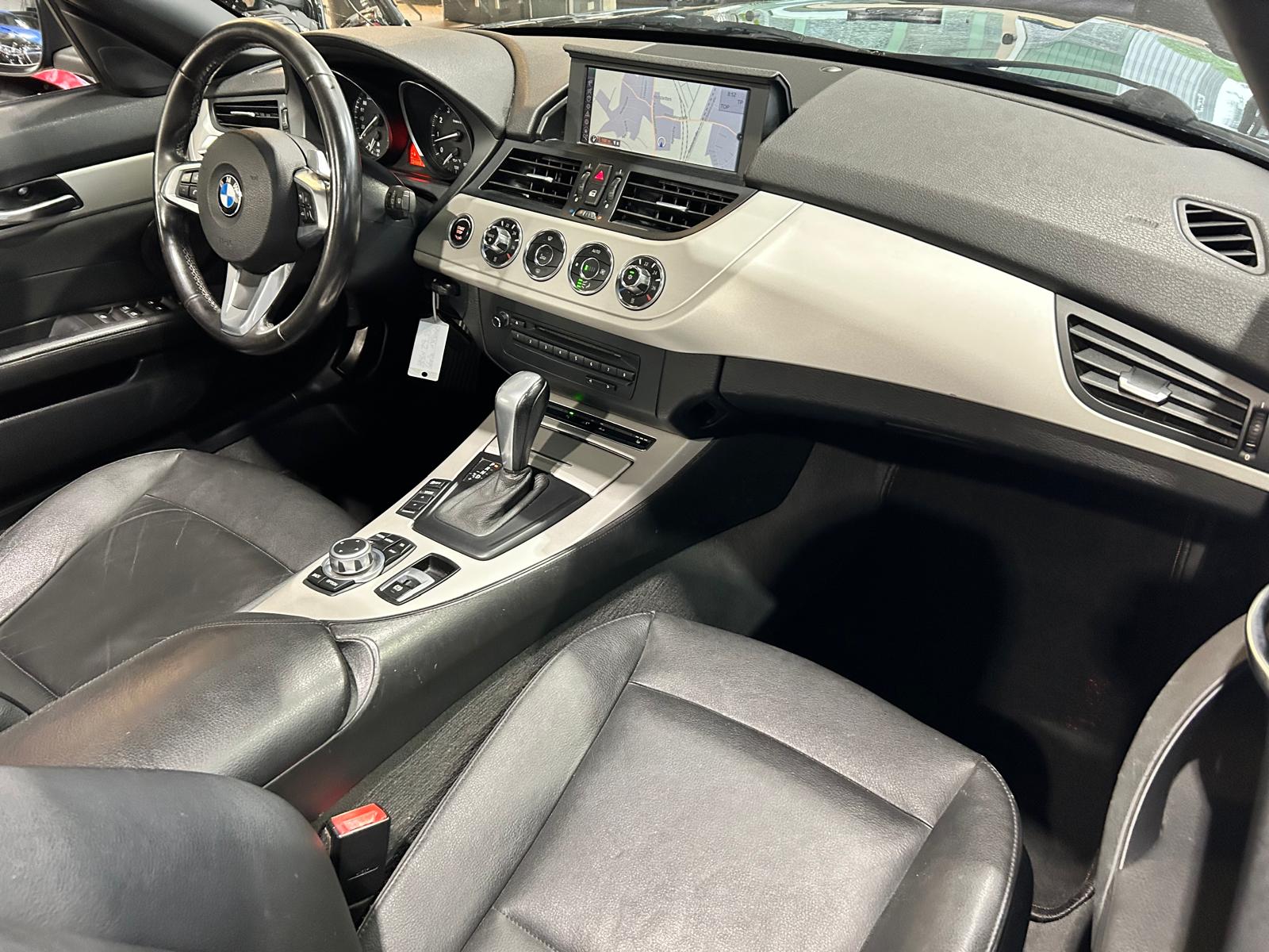BMW Z4 2.3i sDrive Roadster-image-13